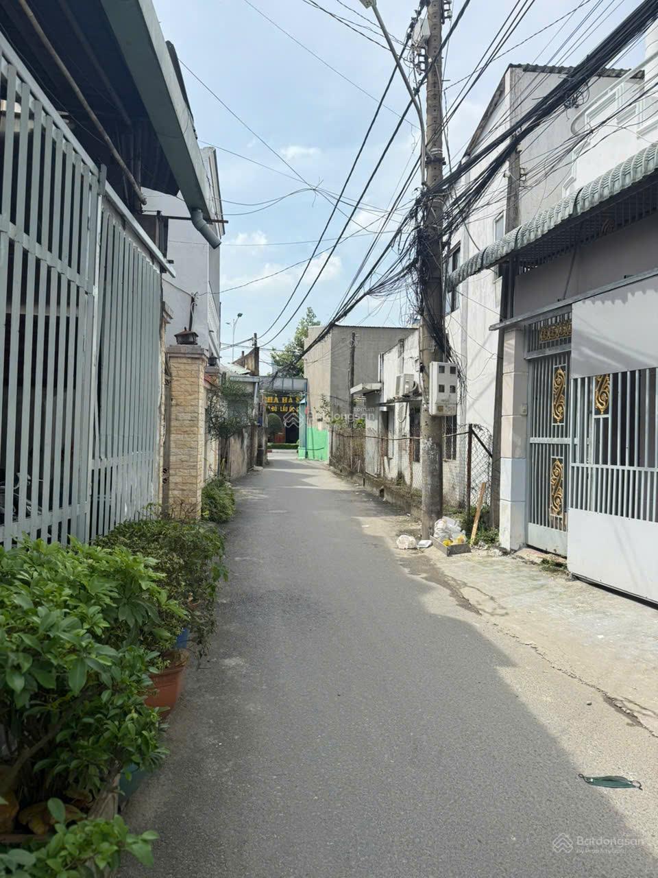 Bán nhà 3 tầng kiên cố hoàn công - ngay khu trung tâm sầm uất - hẻm thông 5m oto qua lại - 3tỷ7