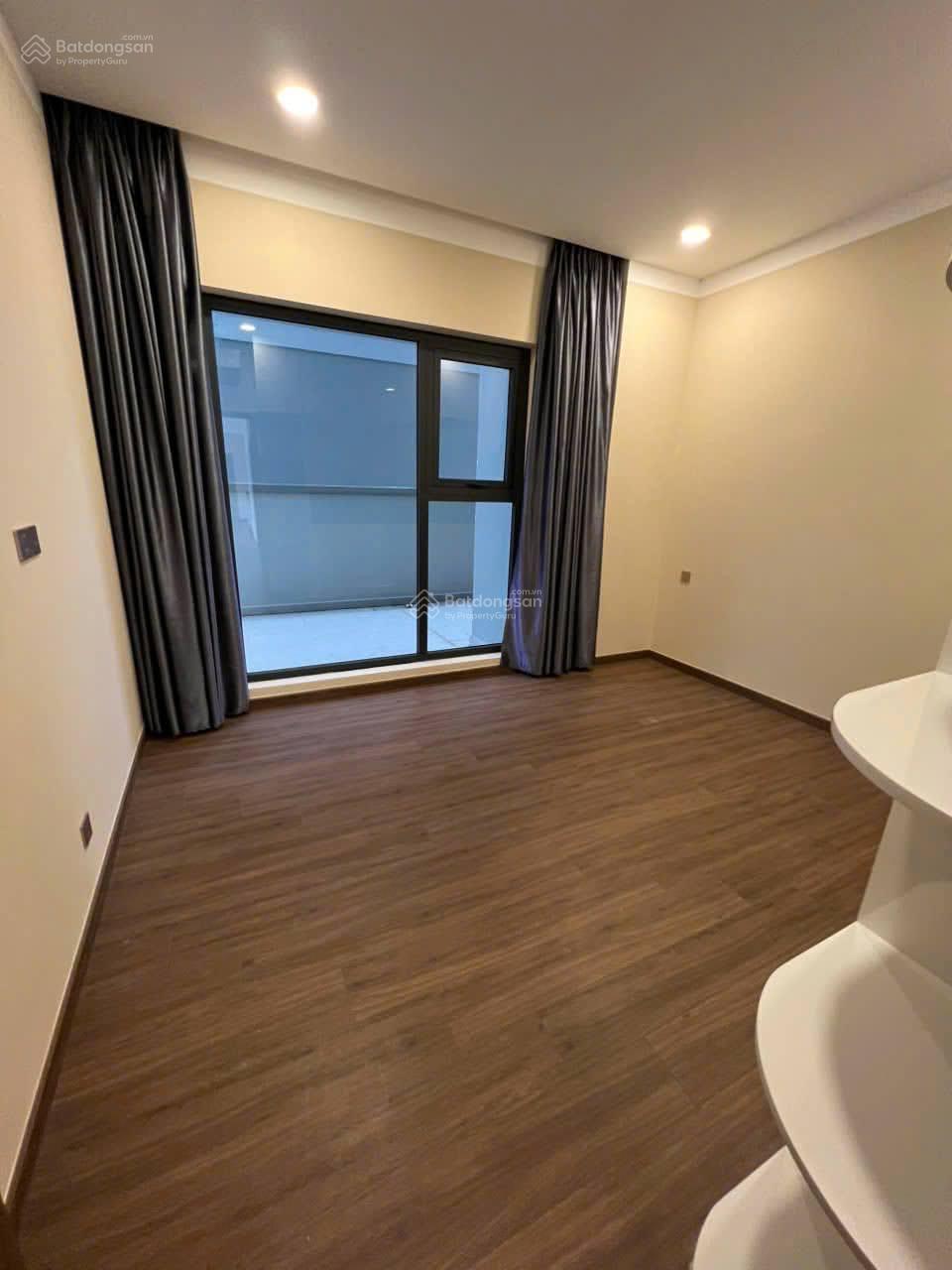 Cho thuê căn hộ D'Verano 4PN, 155m2, nội thất co bản , bàn giao ngay giá chỉ 42tr (TL)