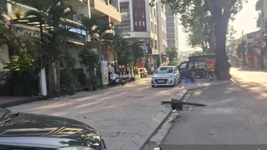 Bán nhà dân xây Đức Giang, 5 tầng. 6 ngủ, thang máy, lô góc 3 mặt thoáng