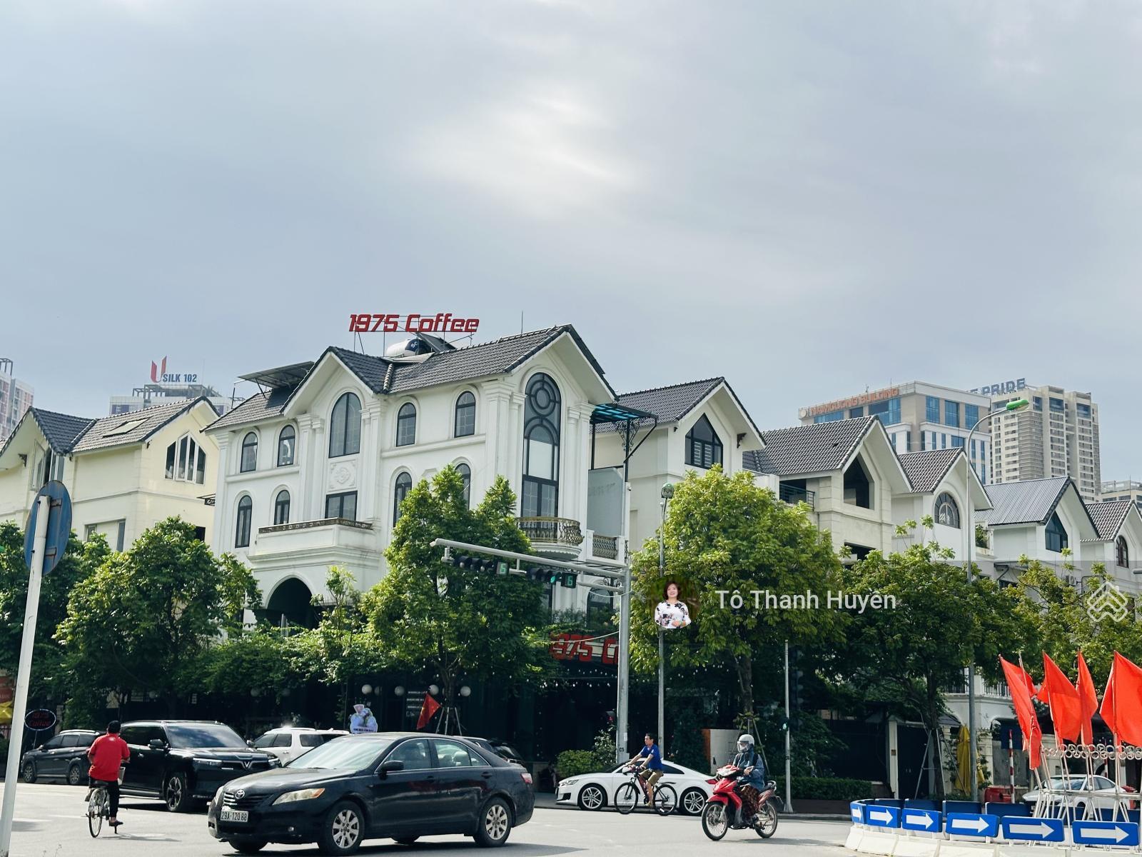 Hàng ngộp ngân hàng Geleximco Dương Nội 240m2 mặt tiền 10m giảm ngay 5 tỷ