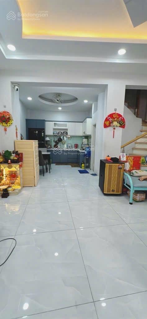 Bán nhà mặt tiền xe hơi đỗ cửa trên trục đường vĩnh hội.