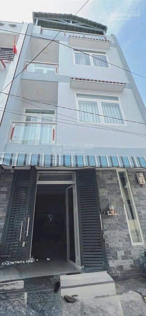 Bán nhà mặt tiền xe hơi đỗ cửa trên trục đường vĩnh hội.