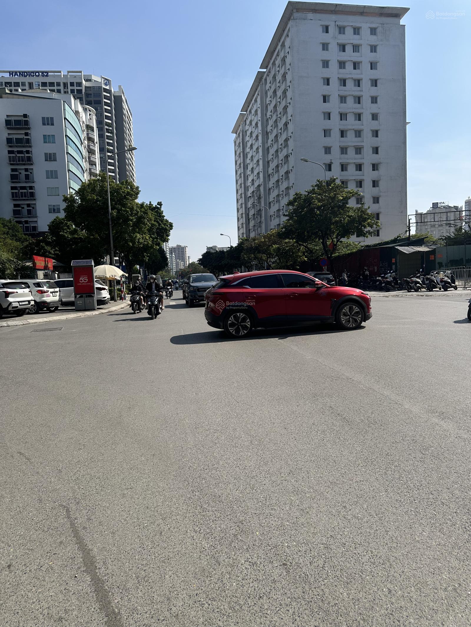 Bán gấp căn lô góc Mạc Thái Tổ - Khu vip - Phân lô vỉa hè - 60 m2 - 30 tỷ