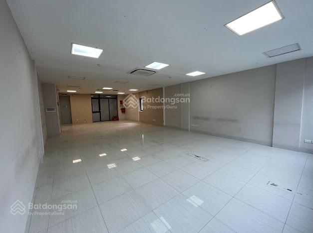 Cho thuê văn phòng 300m2 tại phố Bà Triệu, Tràng Tiền, Hoàn Kiếm, 60 triệu VND