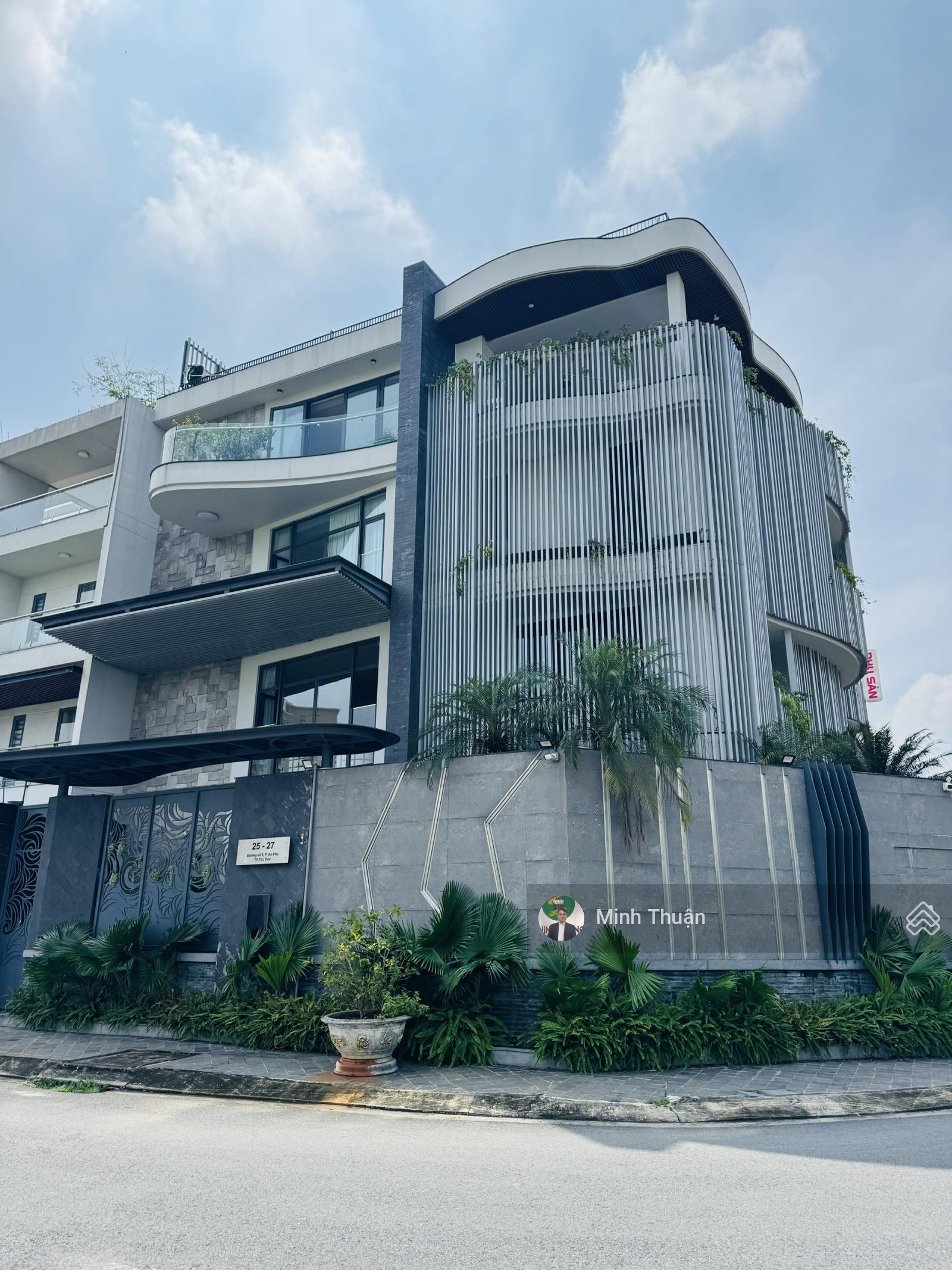 Bán Đất Tặng Nhà ! Biệt Thự Ngay Cao Đức Lân - 4 Tầng- 10x20m - Giá siêu tốt chỉ 45 tỷ