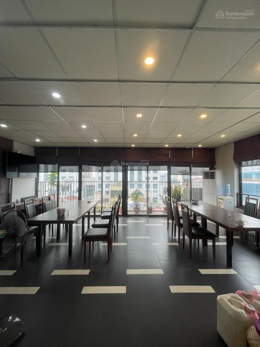 Bán gấp căn lô góc Duy Tân - Khu Vip - Phân lô vỉa hè - MT 8m - 30 tỷ