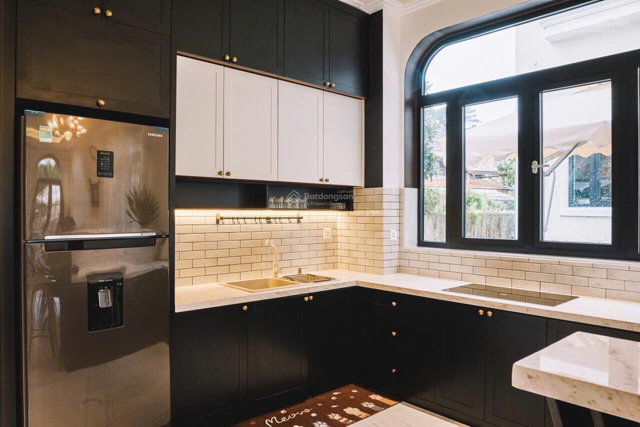 Villa song lập hoàn công nở hậu cách chợ Đà Lạt hồ Xuân Hương 2km nguồn thu 70tr/tháng