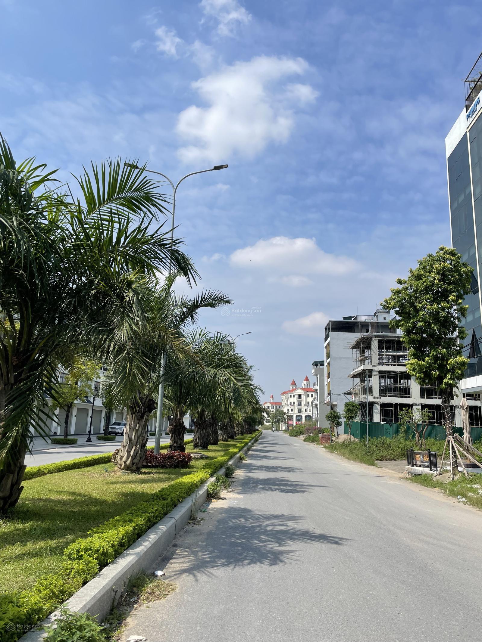 Bán nhanh 64,5 m2 dịch vụ TL9, sát kdt Hinode royal park, mt 5m giá 172tr/m. Lh 0966 675 ***