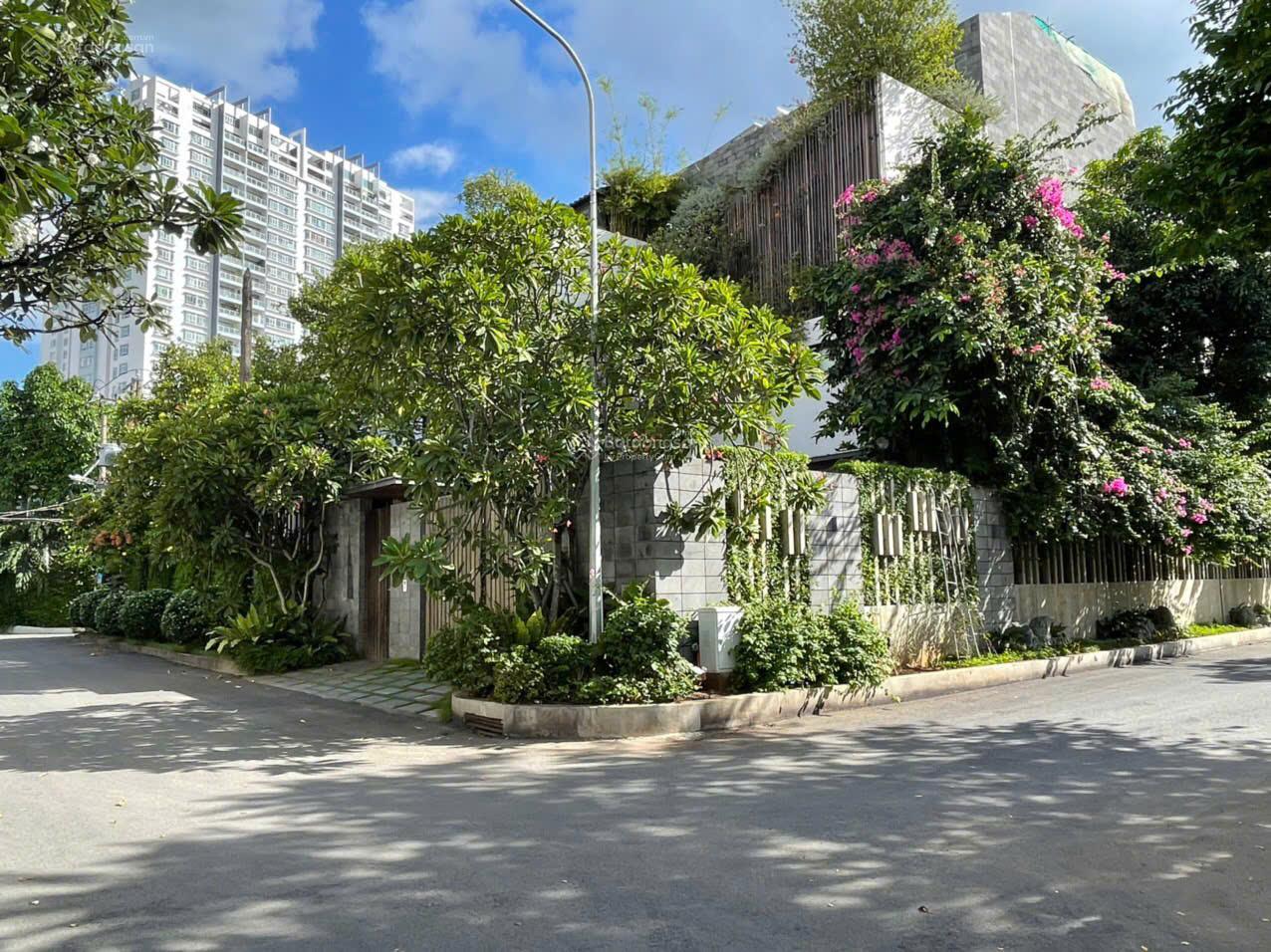 Bán gấp BT ven sông khu compound River Mark 220 Trần Não, Quận2. DT: 15x20m hầm 5T, hồ bơi, 108 tỷ