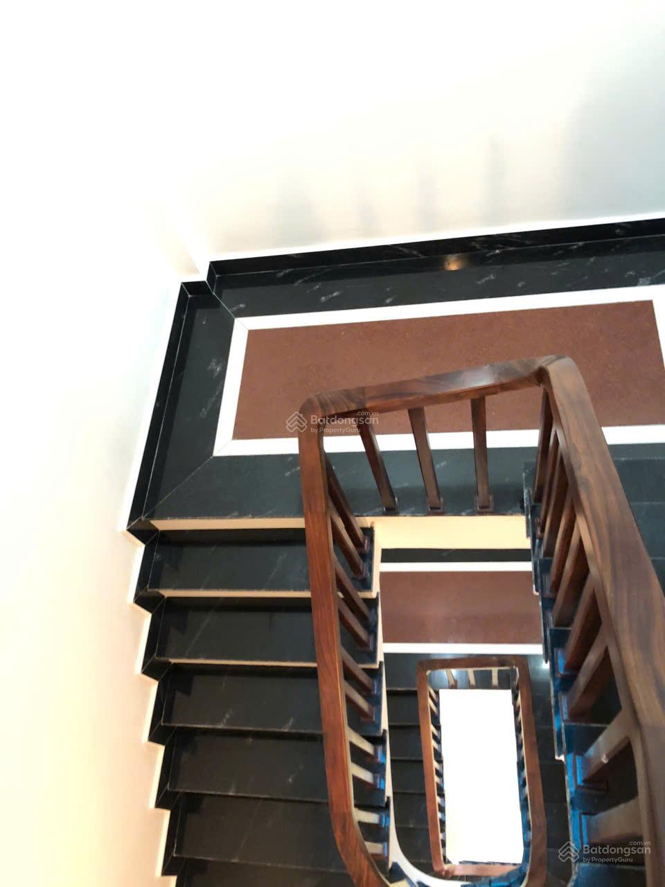 Bán nhà mặt phố Kiêu kỵ nhà 3 tầng dt 70m đường 5m kinh doanh 7,5ty