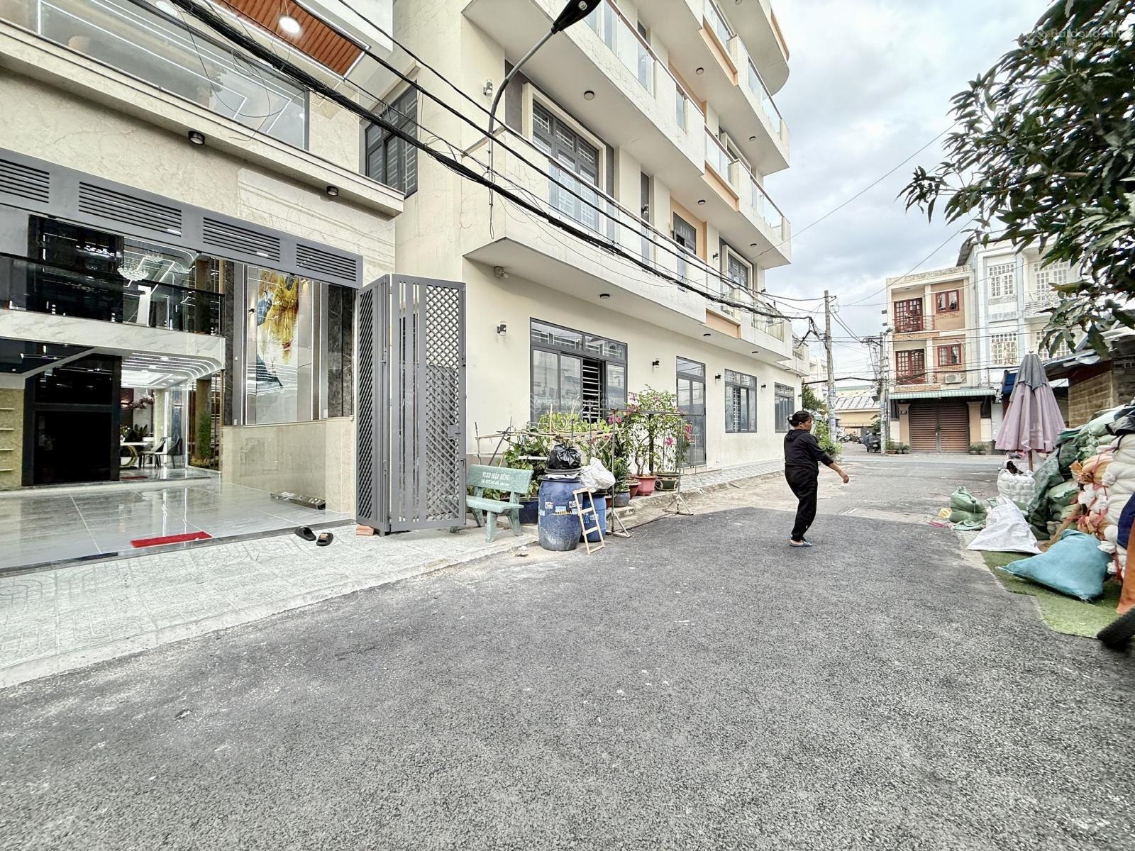 Cặp siêu phẩm 5 tầng có thang máy và 1 căn có ô chờ 1/ Hẻm 8m thông đường Trung Mỹ Tây 9 Cặp siêu phẩm 5 tầng có thang máy và 1 căn có ô chờ 1/ Hẻm 8m thông đường Trung Mỹ Tây 9