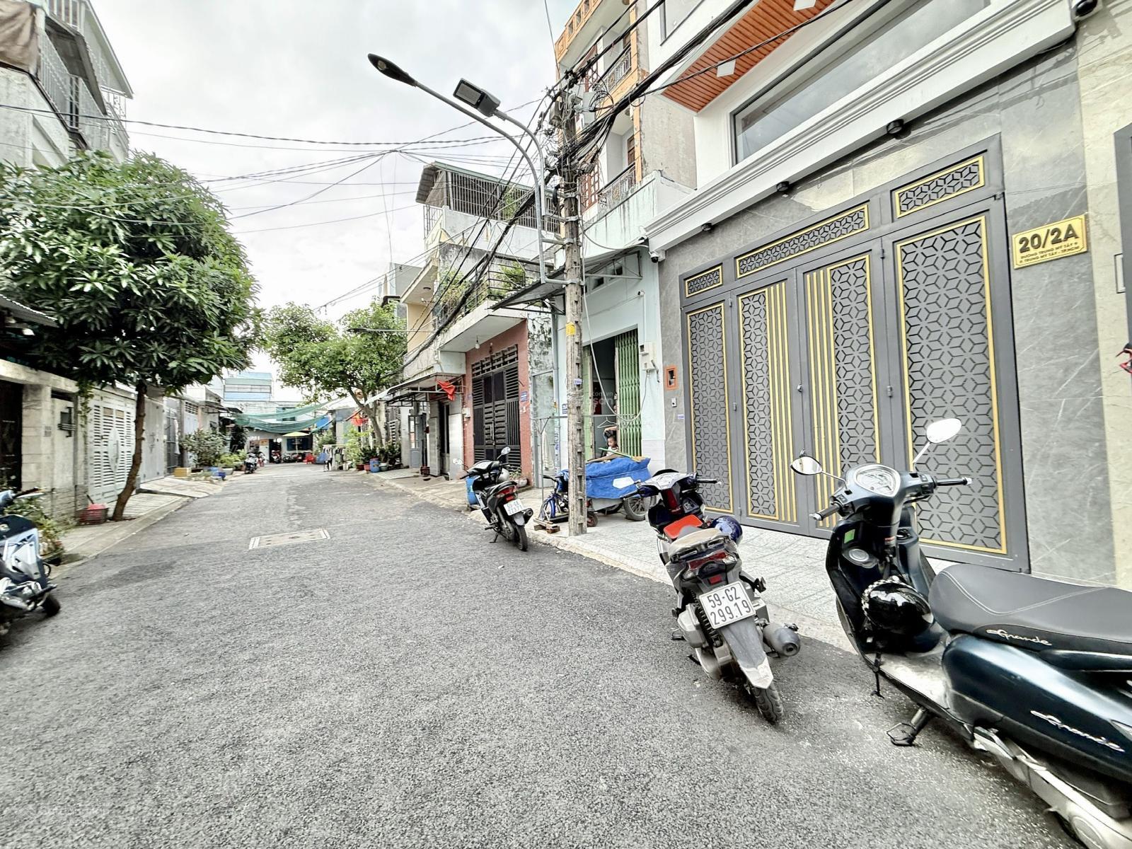 Cặp siêu phẩm 5 tầng có thang máy và 1 căn có ô chờ 1/ Hẻm 8m thông đường Trung Mỹ Tây 9 Cặp siêu phẩm 5 tầng có thang máy và 1 căn có ô chờ 1/ Hẻm 8m thông đường Trung Mỹ Tây 9