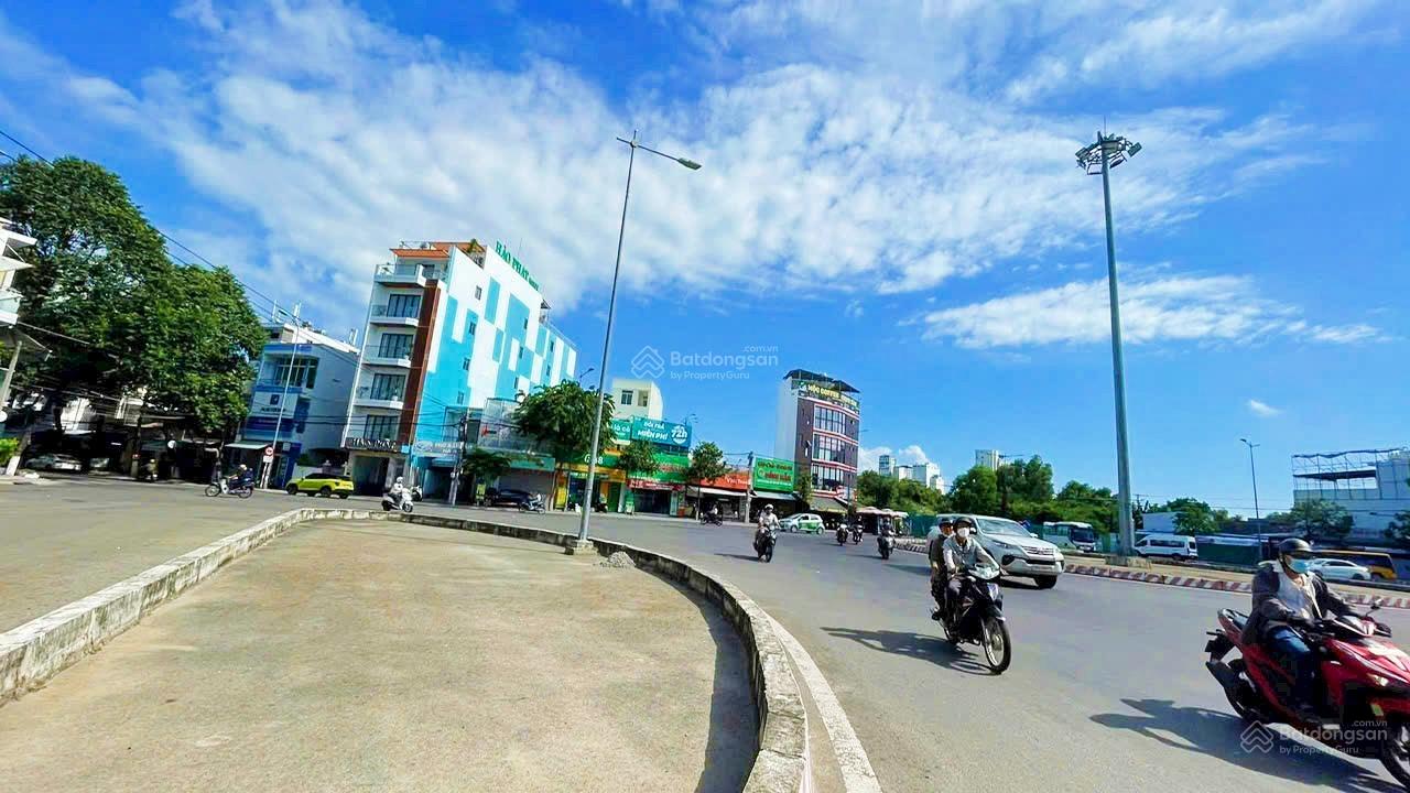 Mặt tiền Nguyễn Đức Cảnh, sát vòng xoay Hoàng Diệu Giá: 19,8 tỷ