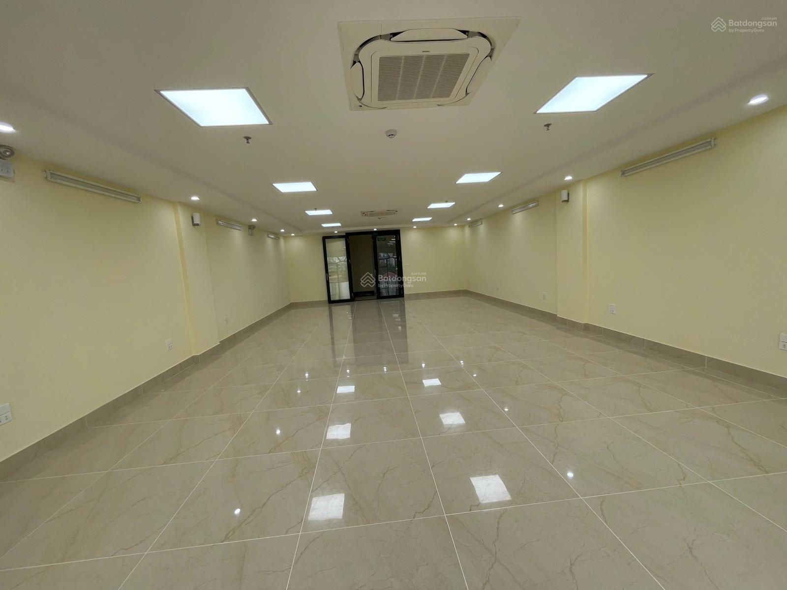 Chính chủ cho thuê toà vp 8 tầng mp Đại La- bạch mai , p.hai bà trưng. Dt 270m2 mt 7m. Giá 300 tr