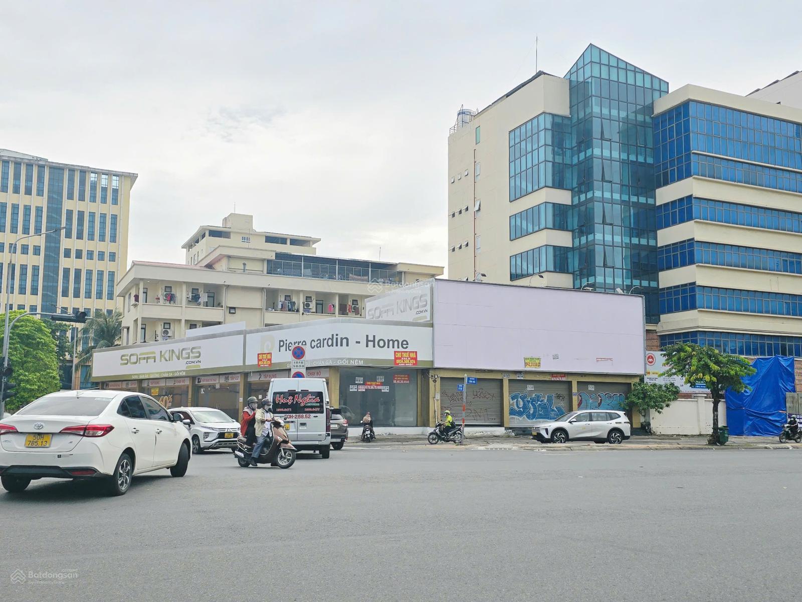 Siểu phẩm vị trí căn góc 2 MT Cộng Hòa, Phường 4. DT: 15x30m. 1 trệt - 1 lầu. DTSD: 1000m2