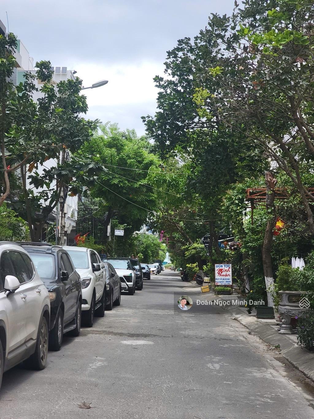 Chính chủ 150m2 ngang 10m sạch đẹp đường Trần Thanh Mại, cách bãi tắm Phạm Văn Đồng 500m