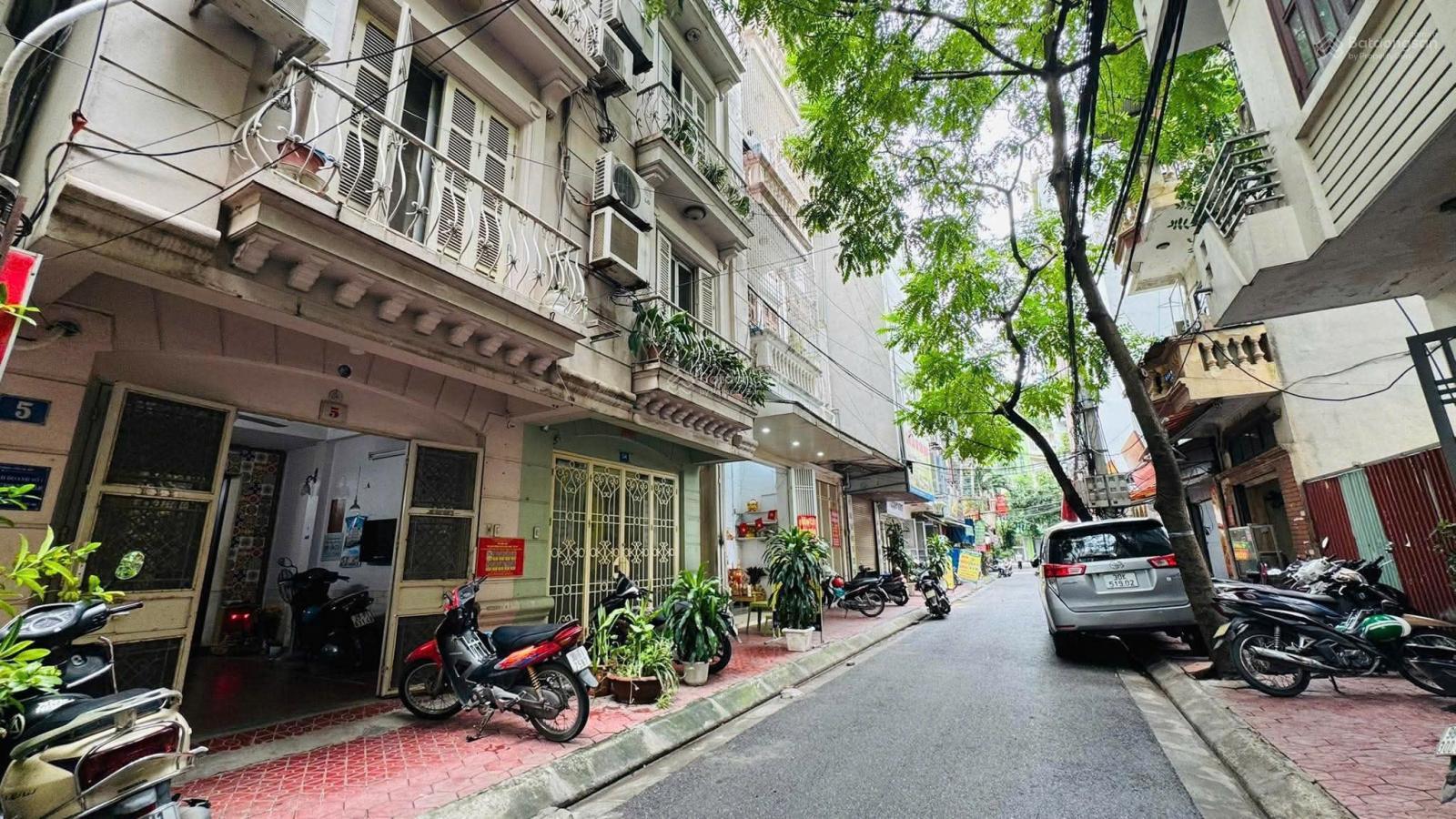 Hàng độc Nguyên Hồng! Thang máy, thông sàn, ô tô tránh vỉa hè, thông thẳng sát phố, vp, kd. 55m*6T