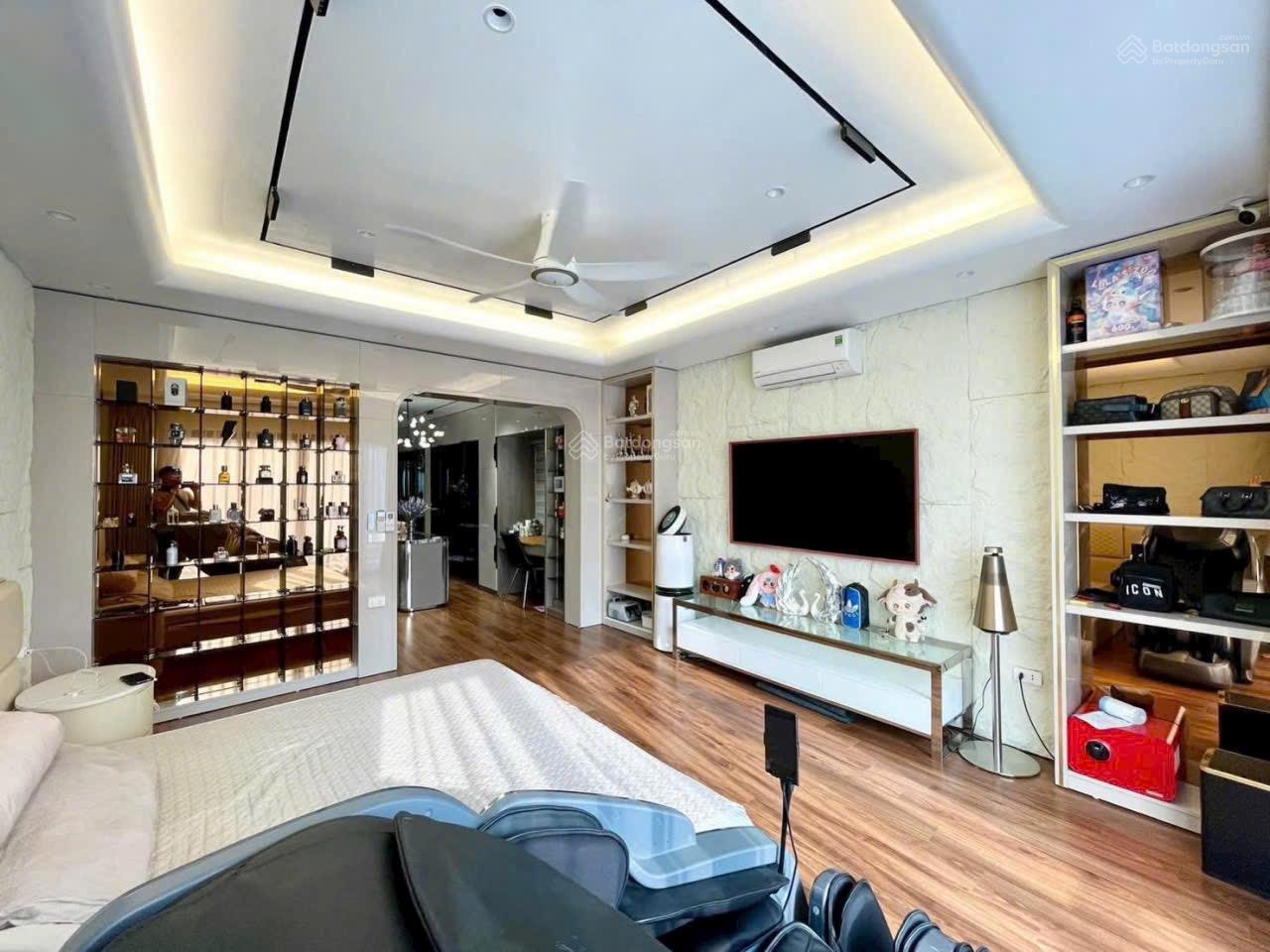 Hàng độc Nguyên Hồng! Thang máy, thông sàn, ô tô tránh vỉa hè, thông thẳng sát phố, vp, kd. 55m*6T