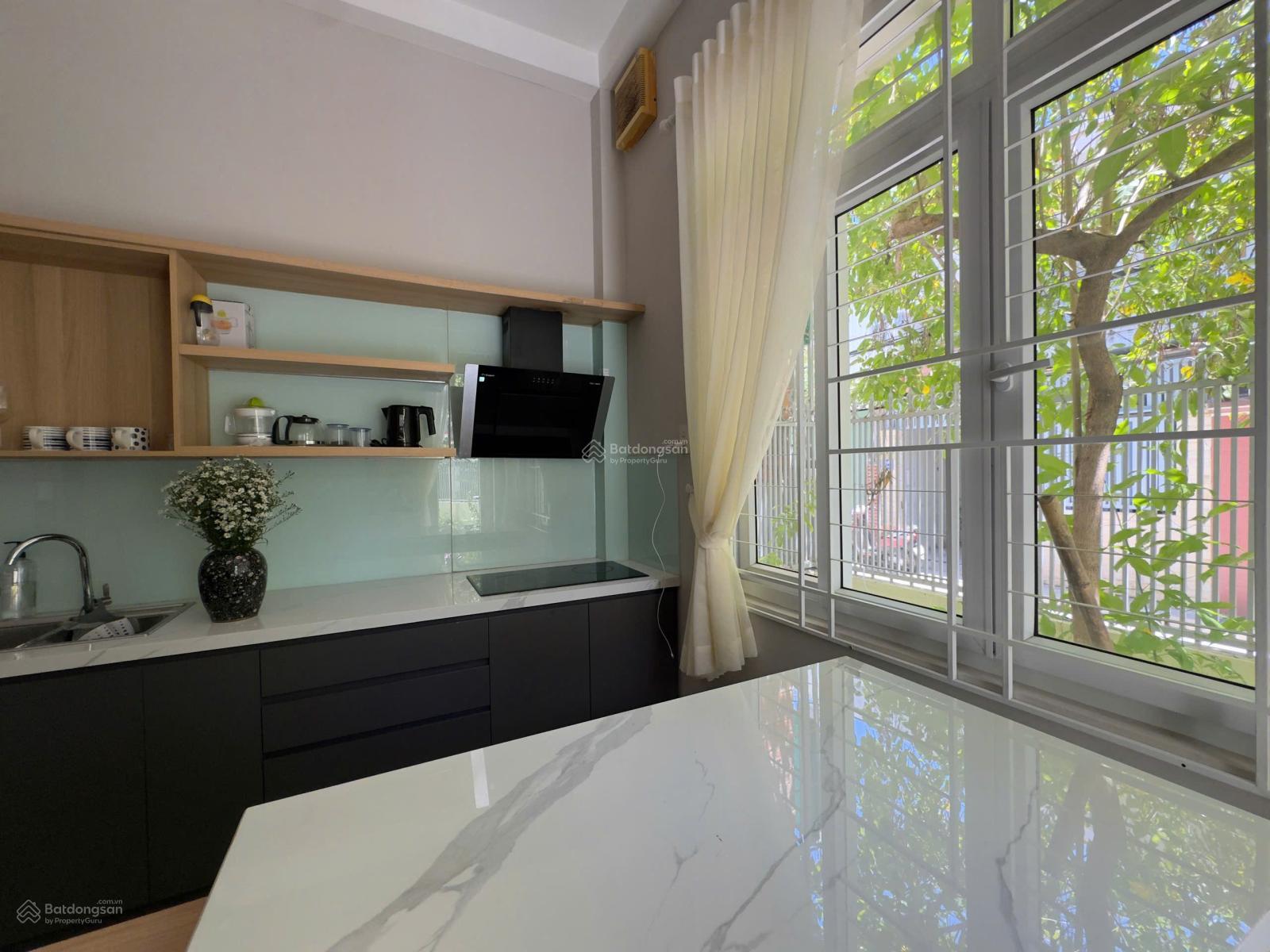 Cho thuê nhà nguyên căn đường Biệt Thự, Tân Lập, Nha Trang trung tâm, gần biển