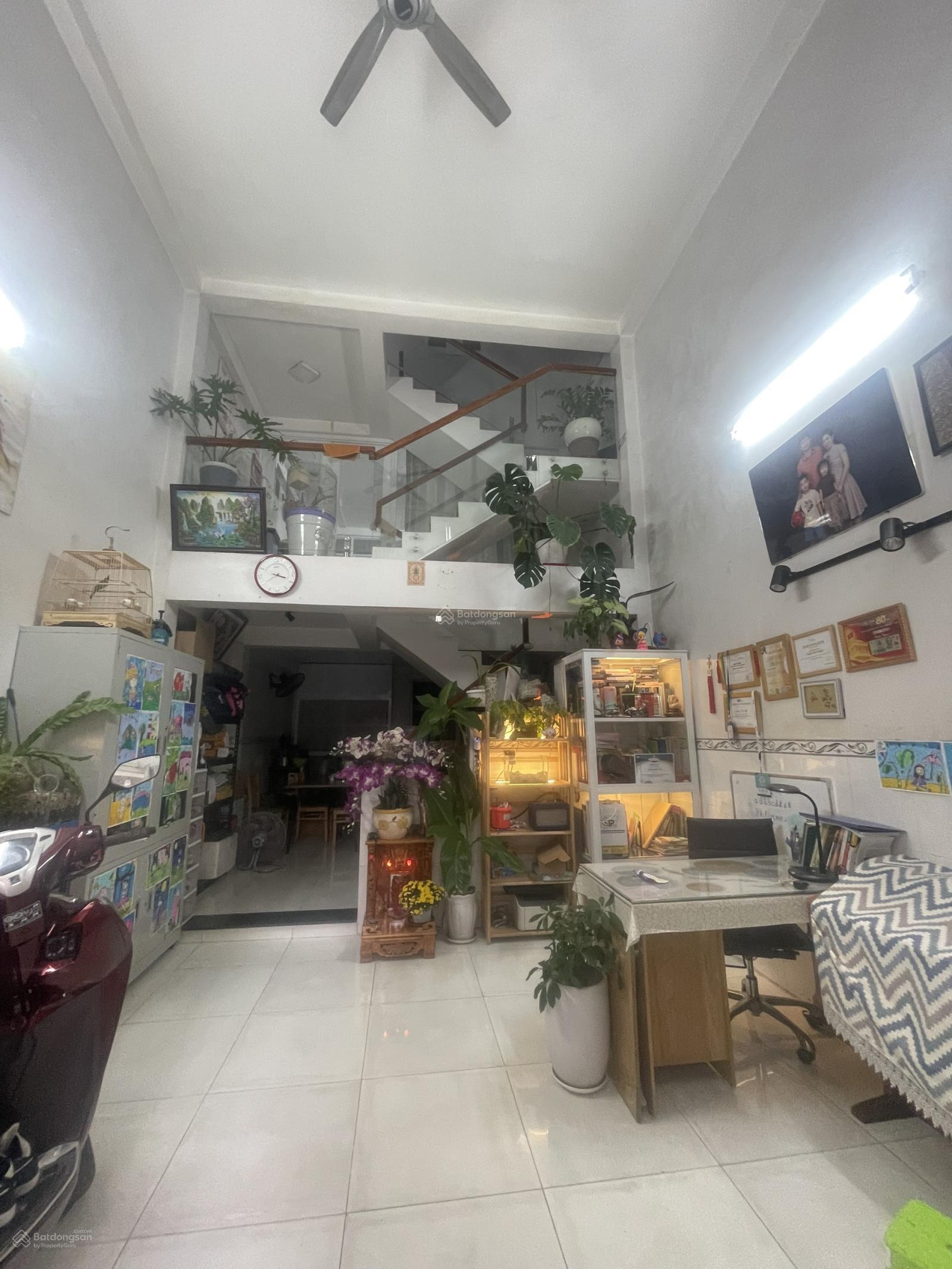 Cần bán căn nhà 3 tầng,Hẻm 7m tải thông, gần chung cư 4s linh đông,phạm văn đồng,ở và vp đều đc Cần bán căn nhà 3 tầng,Hẻm 7m tải thông, gần chung cư 4s linh đông,phạm văn đồng,ở và vp đều đc