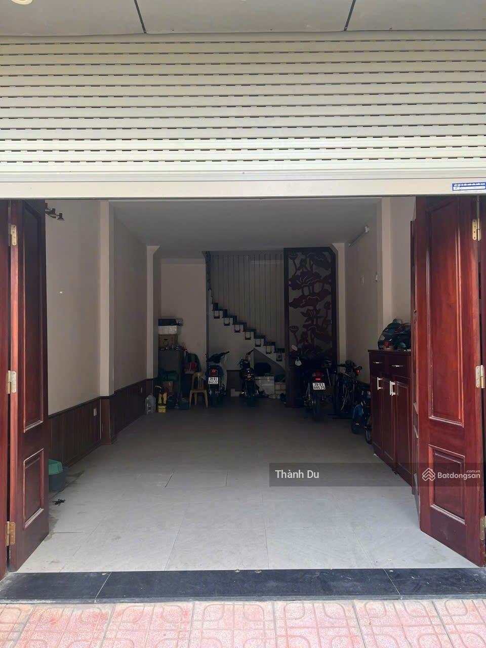 Cho thuê nhà nguyên căn Cổ Linh gần AEON mall, nhà đẹp full nội thất ,4 ngủ ga ra ô tô giá 12,5 tr/ Cho thuê nhà nguyên căn Cổ Linh gần AEON mall, nhà đẹp full nội thất ,4 ngủ ga ra ô tô giá 12,5 tr/