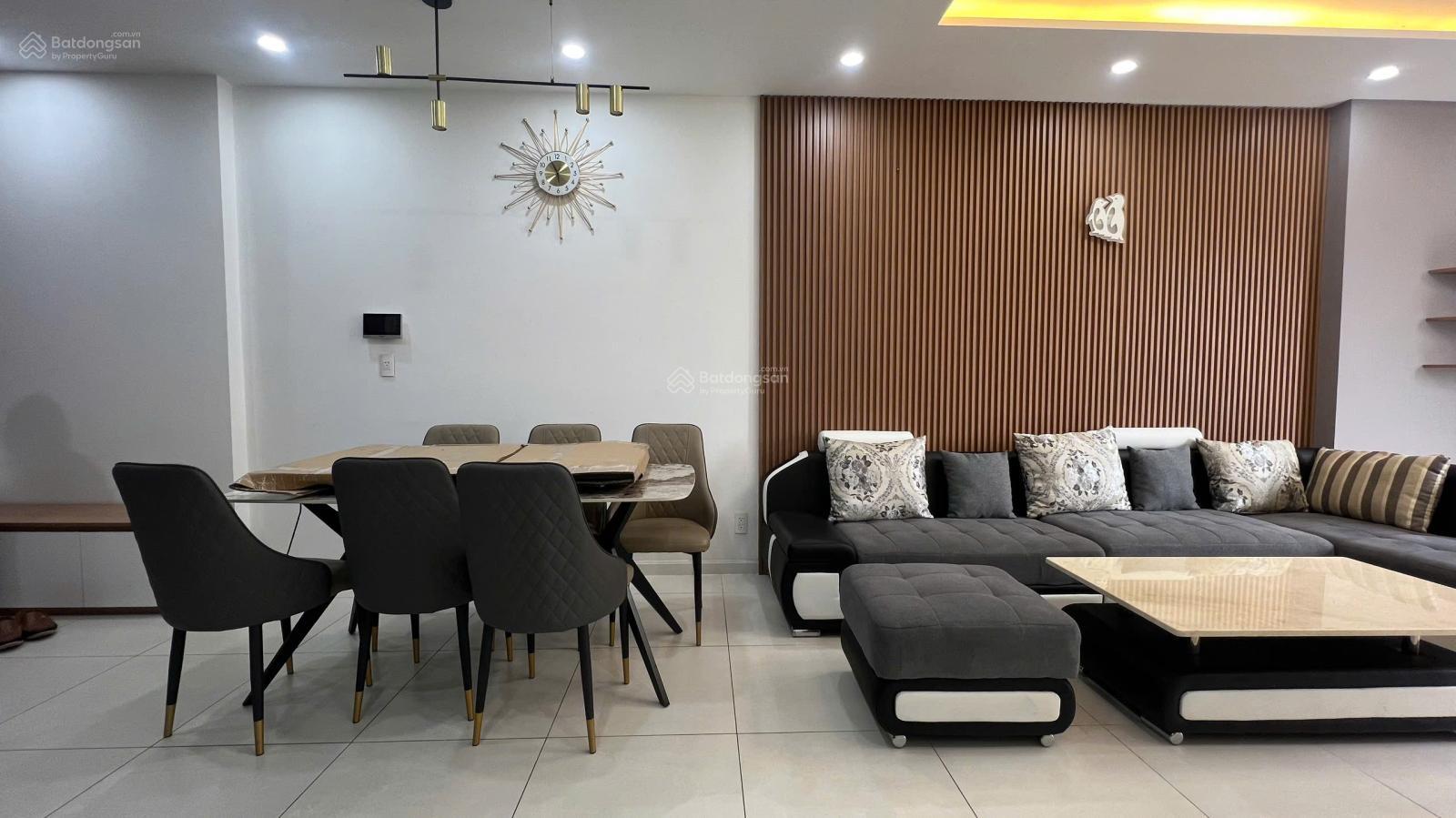 Chính chủ cho thuê căn hộ 2PN 2WC 93m2 full nội thất mới làm - 0932 879 ***