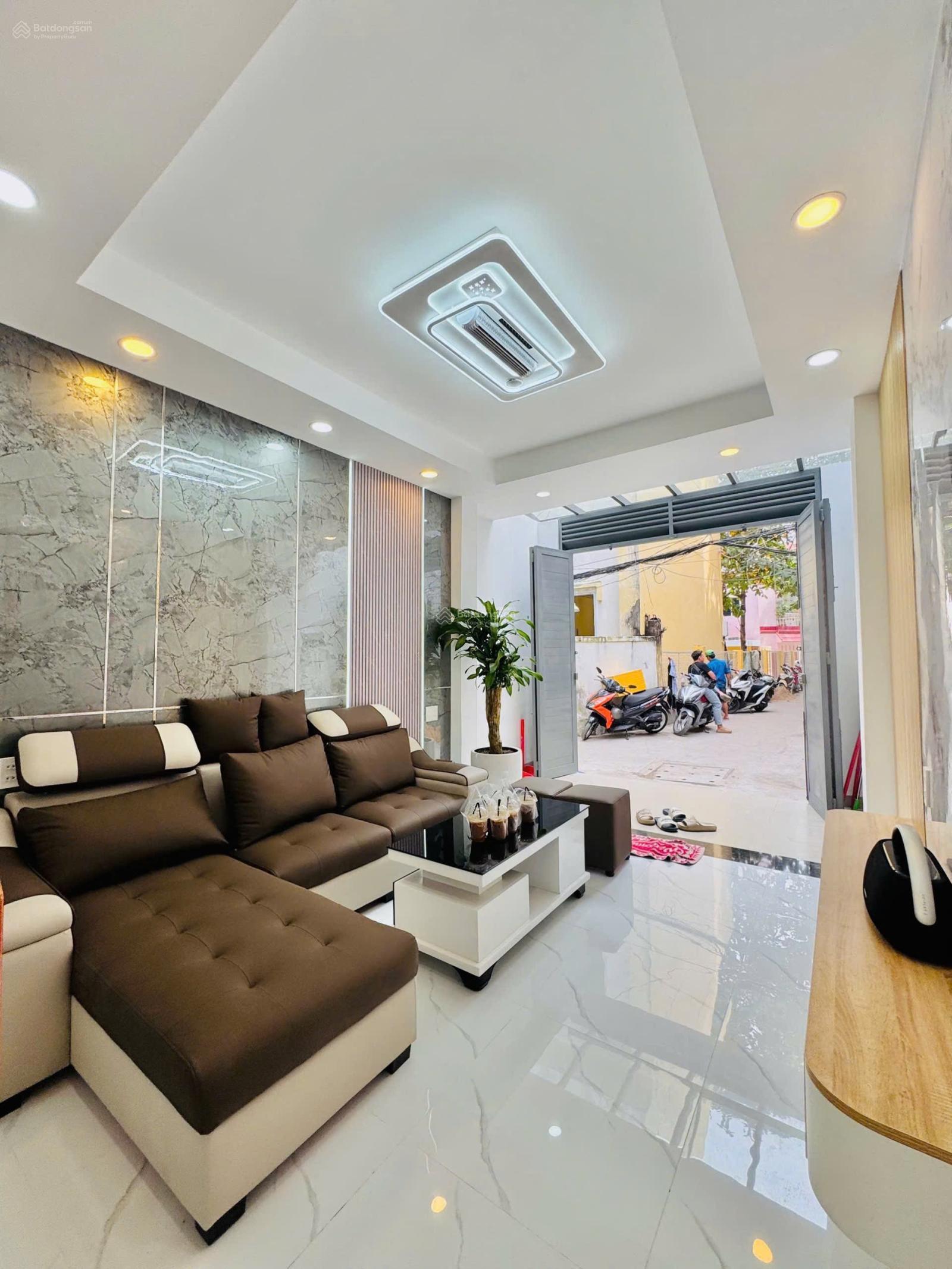 Giá: 8.9 Tỷ Thương Lượng HÀNG MỚI HẺM XE HƠI KHU D2. P25. BÌNH THẠNH 40m2, 3 tầng mới