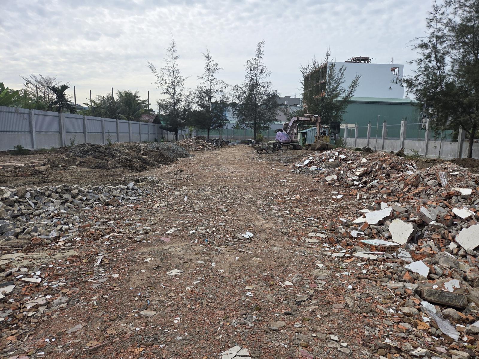 Chính Chủ Cho Bãi Xe Thạnh Xuân 25 Q12. Dt: 1500m đã có tường bao Chính Chủ Cho Bãi Xe Thạnh Xuân 25 Q12. Dt: 1500m đã có tường bao