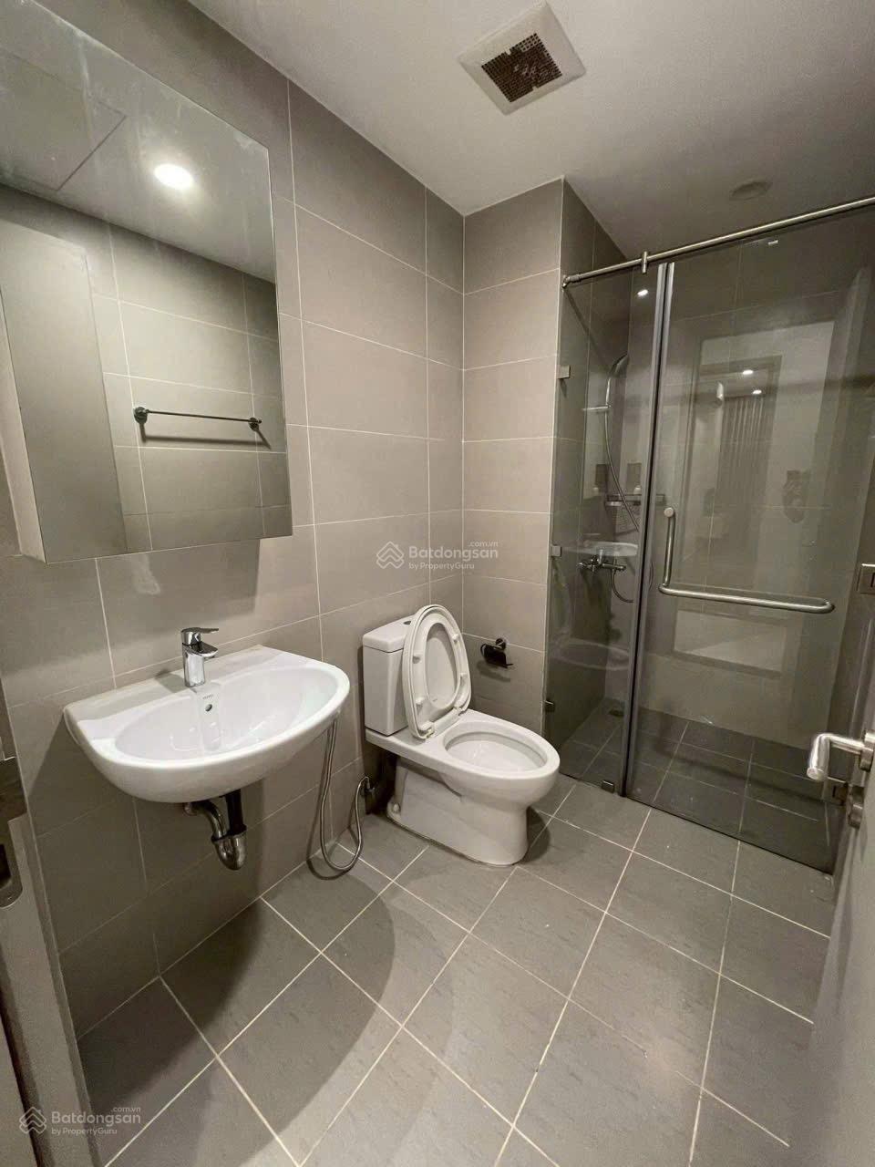 Cho thuê 2PN CC The Gold View 346 Bến Vân Đồn, Quận 4! Diện tích: 77m2, 81m2 2PN 2WC Cho thuê 2PN CC The Gold View 346 Bến Vân Đồn, Quận 4! Diện tích: 77m2, 81m2 2PN 2WC