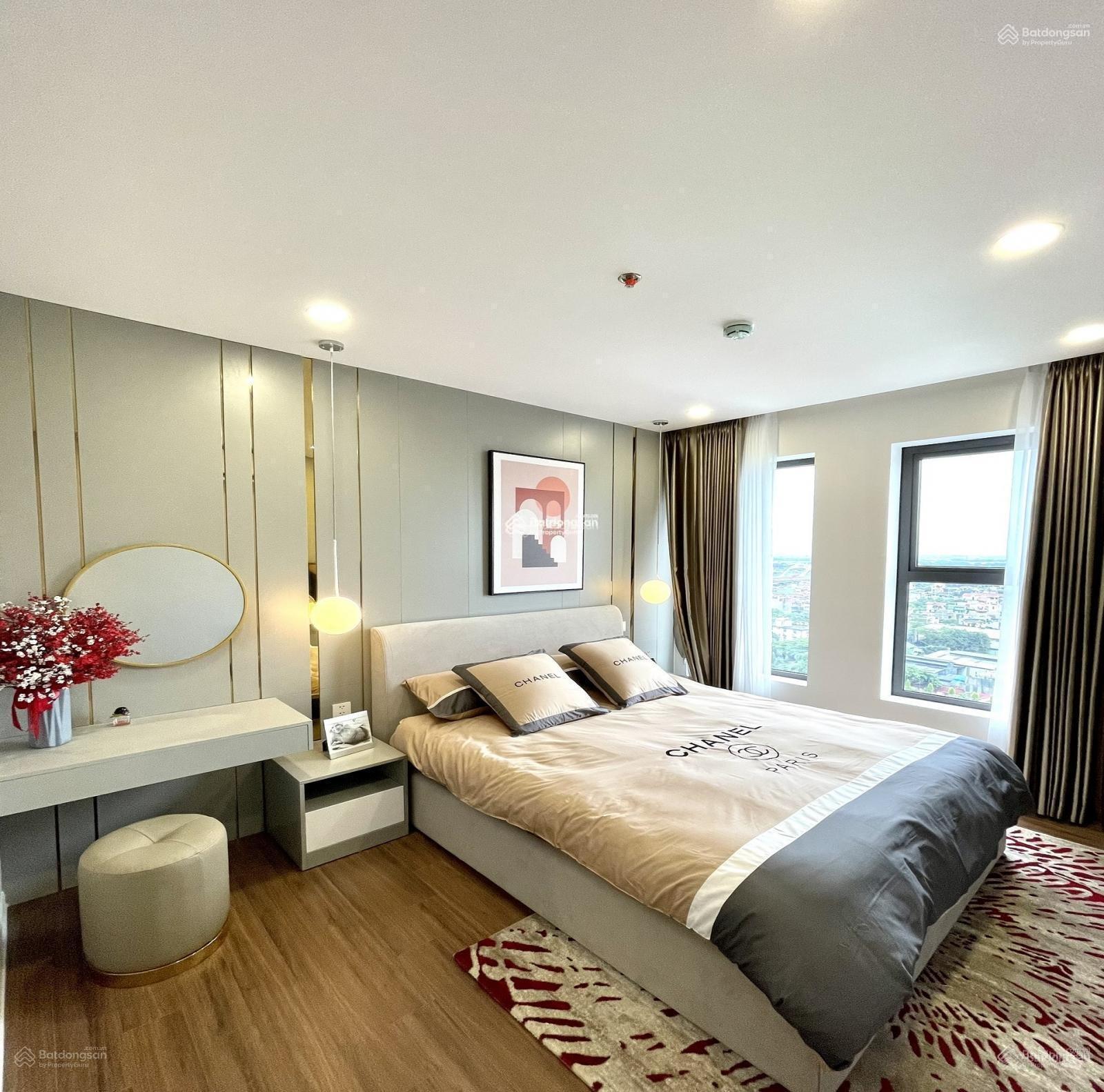 Cho thuê 3 ngủ mipec 120m2 vào luôn