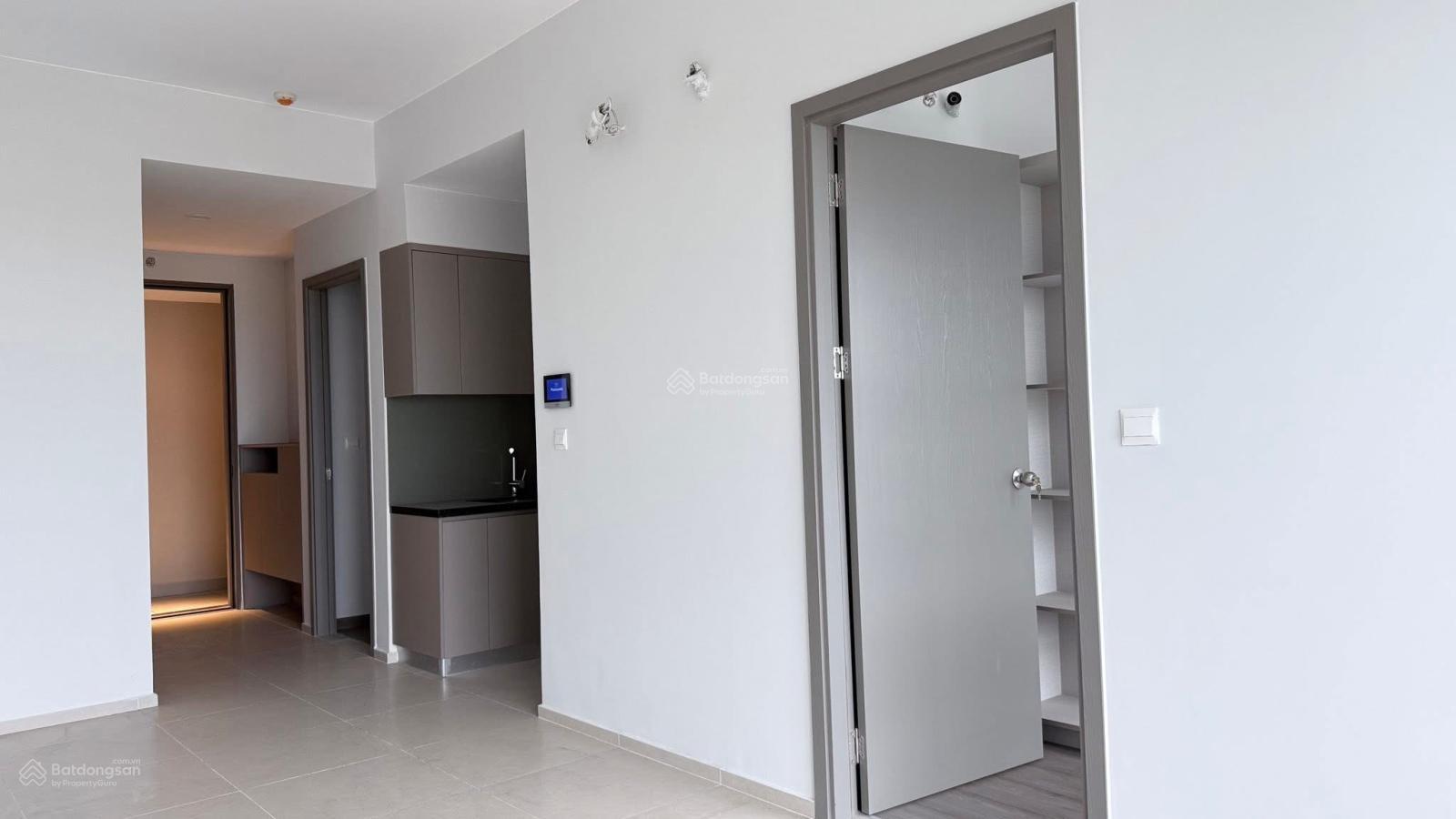 Cần bán căn 2PN đầy đủ nội thất. LH Hương xem nhà : 0909 086 *** (có zalo)