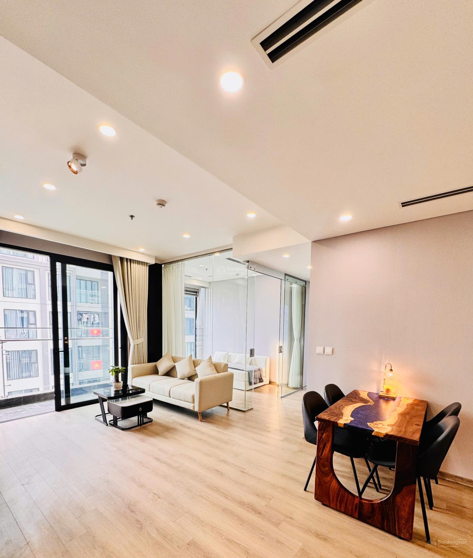 Chính chủ bán căn 3PN full nội thất mới chưa ở, view bể bơi Masterise West Height. L/h: 0975 982 ***