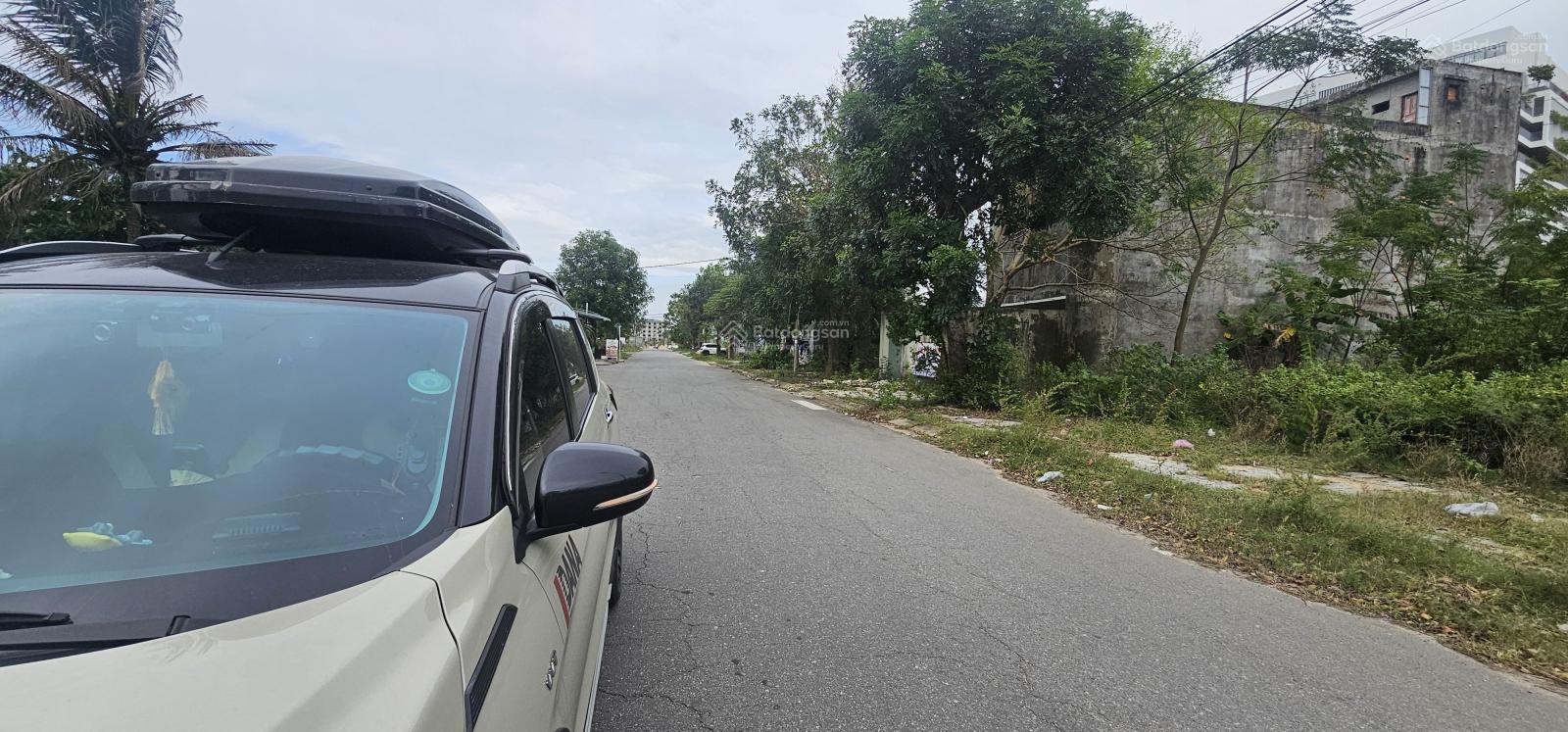 Cần bán nhanh lô đất sạch đẹp DT 150m2, ngang 6m (sát bên trường đại học FPT)