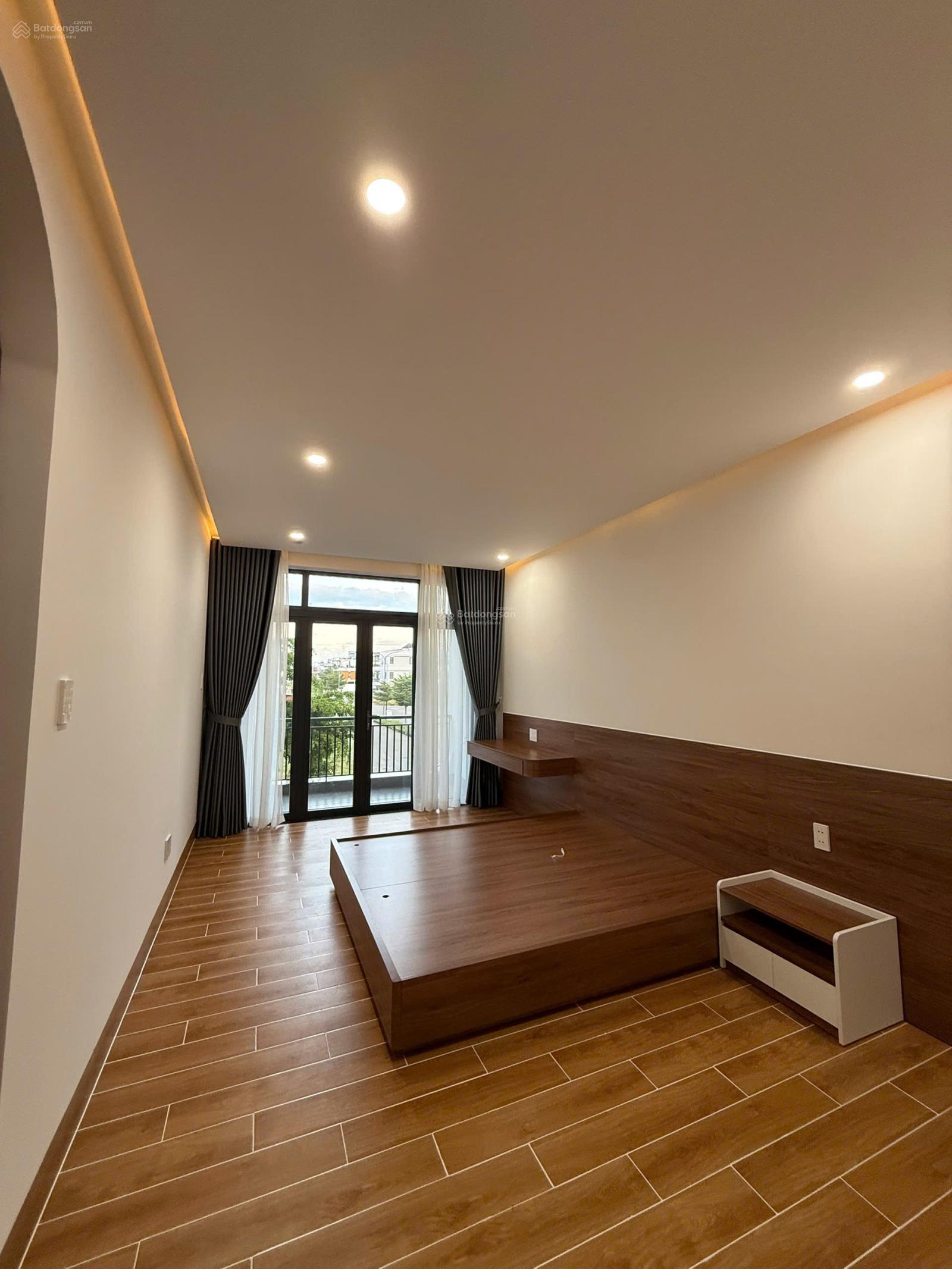 Nhà đẹp gói 2 Mỹ Gia, full nội thất, đường to, hướng Đông giá chỉ 8.7 tỷ(bao tất cả)