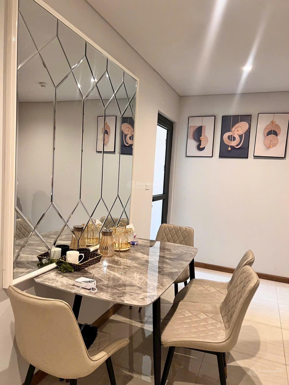 Chính chủ gửi bán chung cư Bim 30 căn góc 2 ngủ 63m2 rẻ hơn thị trường 200tr chỉ 2tỷ3xxLh0988 332 ***