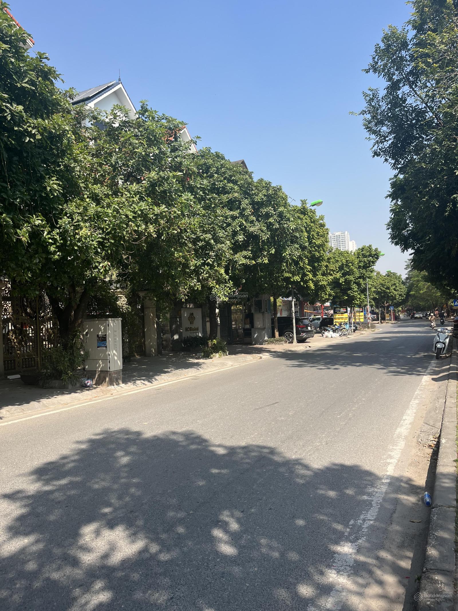 Chính chủ nhờ bán biệt thự Vinaconex 3 diện tích 210m2 110m2 4 tầng 1 hầm lô góc giá rẻ