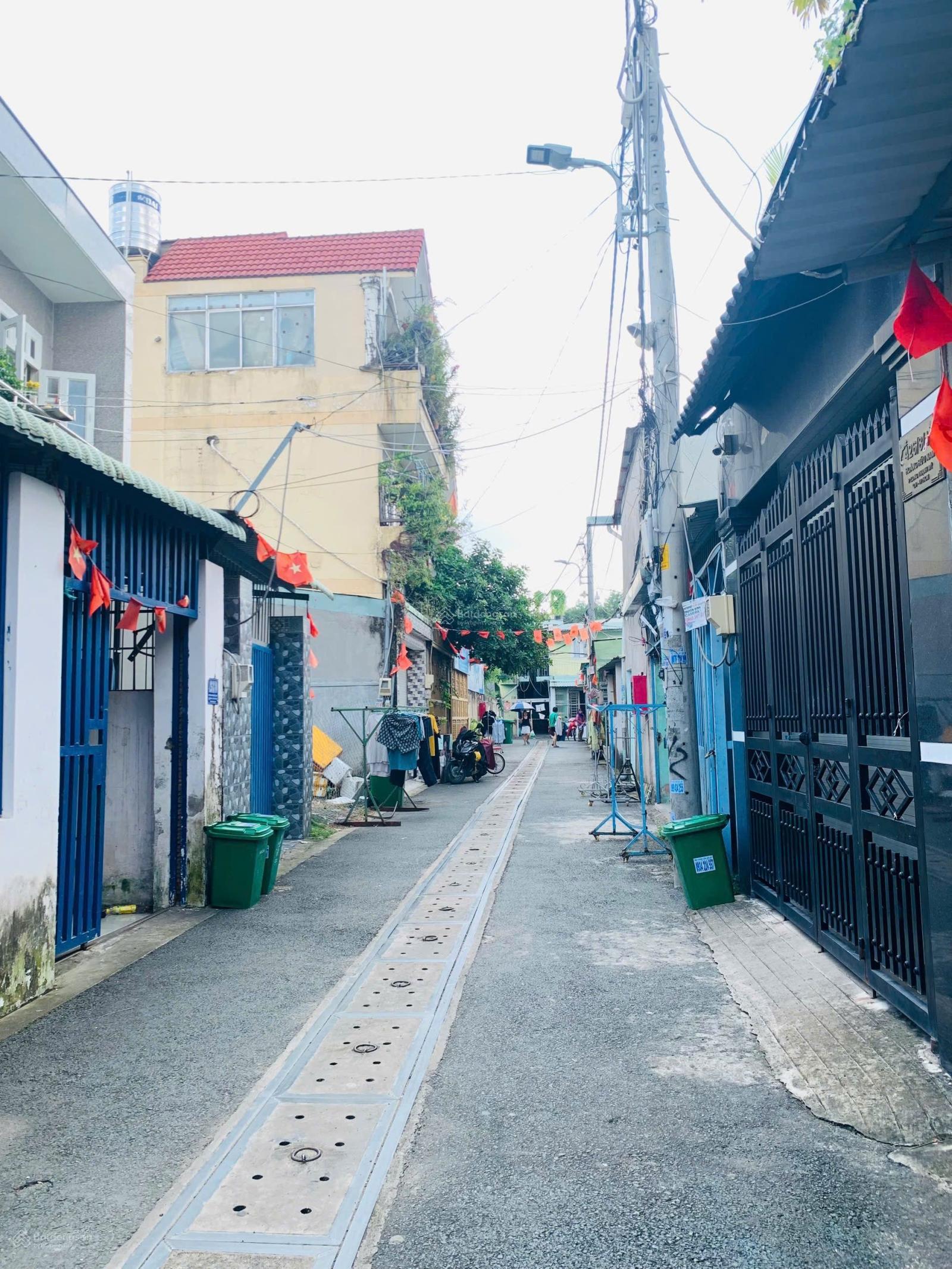 QUẬN 9 - HOÀNG HỮU NAM - DT 73M - 2 CĂN NHÀ LIỀN KỀ - VỊ TRÍ ĐẸP - GIÁ 4,38 TỶ!