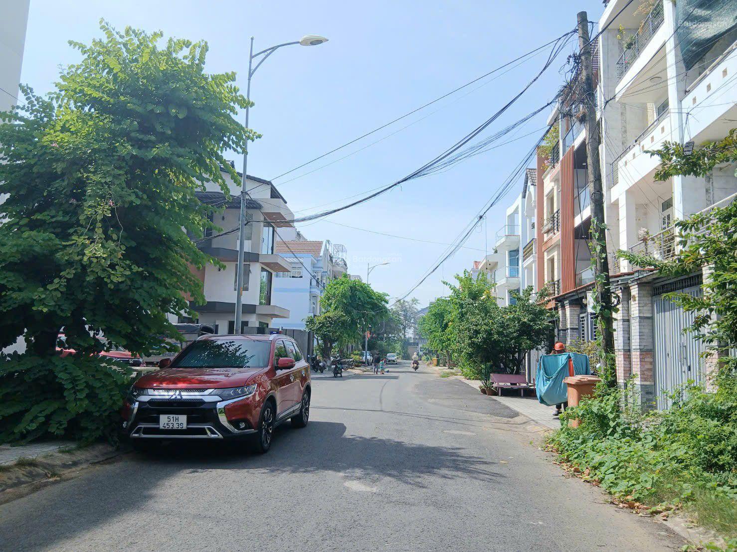 Kề Đảo Kim Cương đất 10x20m đường 12m Thạnh Mỹ Lợi, Quận 2