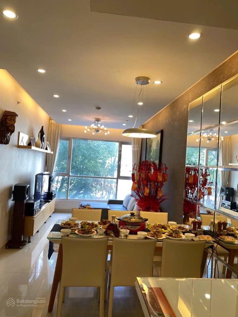 Bán căn hộ Ruby 3,8 tỷ, 2PN - 2WC, 70m2, NTCB, tầng trung, hướng mát, đã có sổ