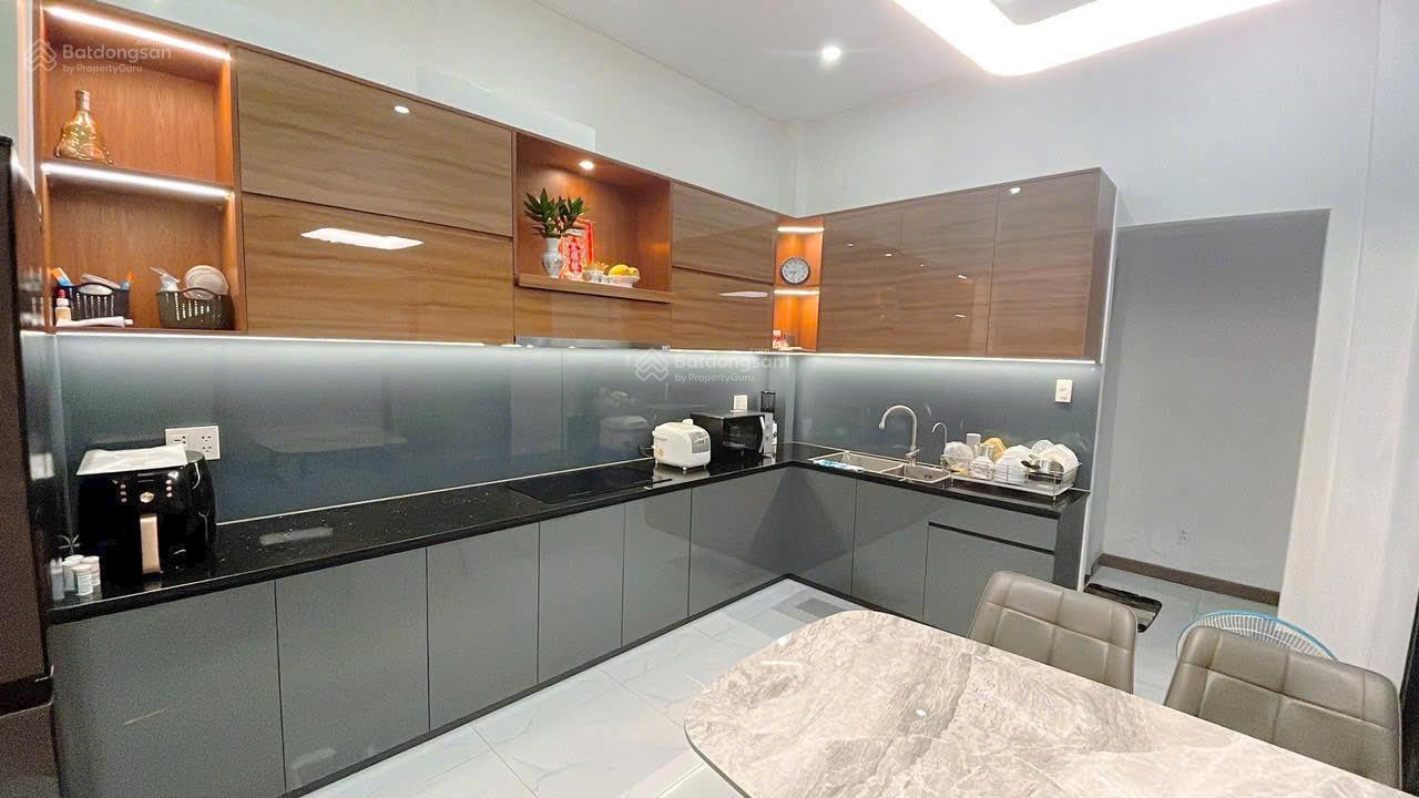 NHÀ GẤP - 3 TẦNG - HXH - DT: 85M2 - GIÁ 6,5 TỶ - TÔ NGỌC VÂN - GẦN PHẠM VĂN ĐỒNG