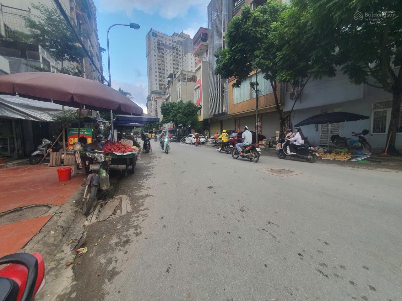 Chính bán nhà 3 tầng ngõ 146 đường 19/5 văn quán hà. Kinh doanh. Ô tô Tránh. 50m2. Mặt tiền 5,5m .