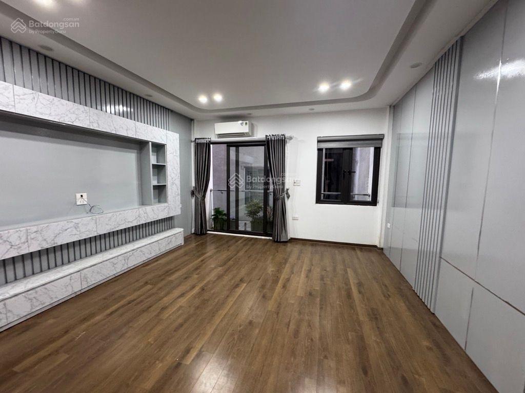 10,85 Tỷ - Nhà Bồ Đề 40m2 - 6 tầng thang máy - gần cầu Chương Dương - đầy đủ nội thất ở luôn