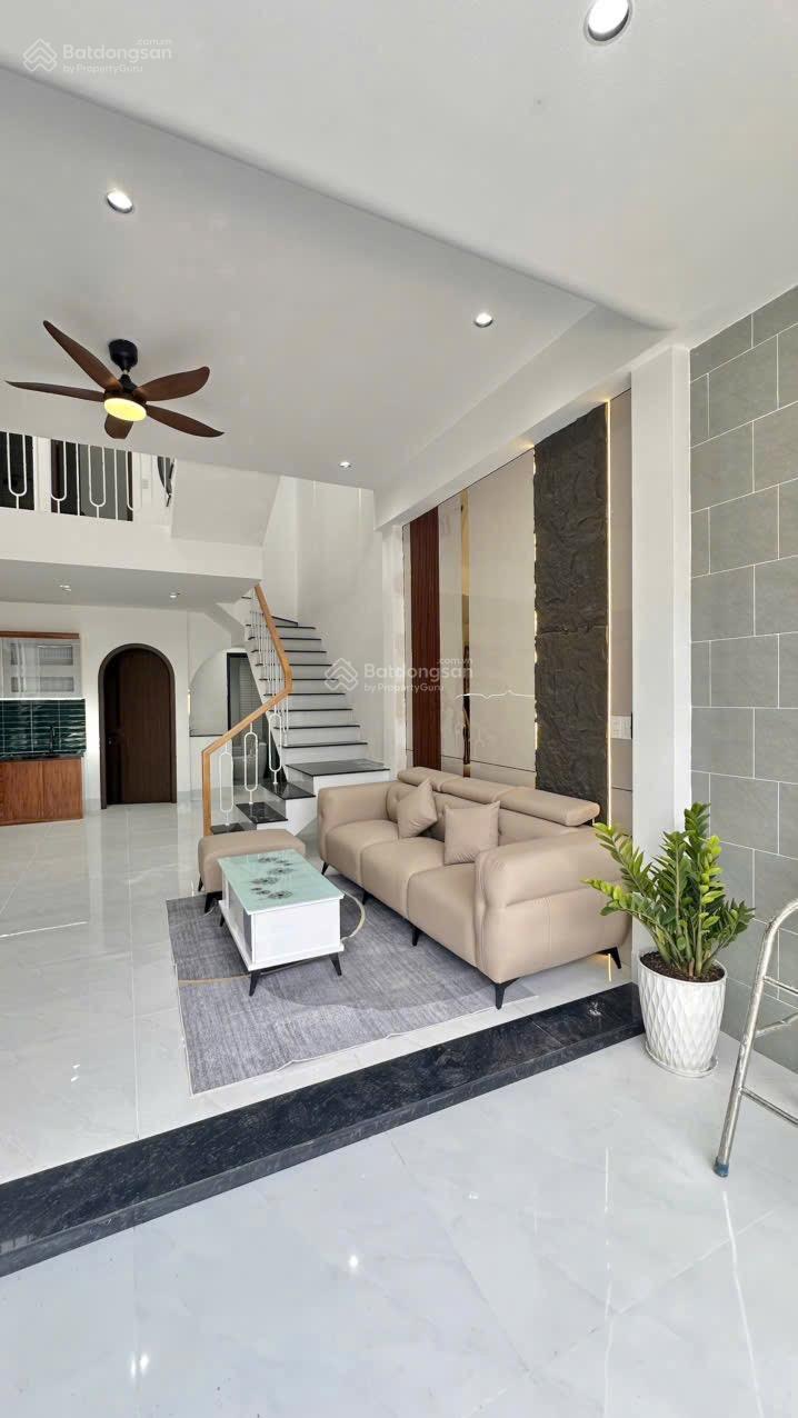 CHỦ GỬI BÁN CĂN NHÀ 1 TRỆT 1 LẦU PHƯỜNG BIÊN HOÀ( tân vạn củ). DT: 5x13,2=64M2. GIÁ: 2TỶ790 TL