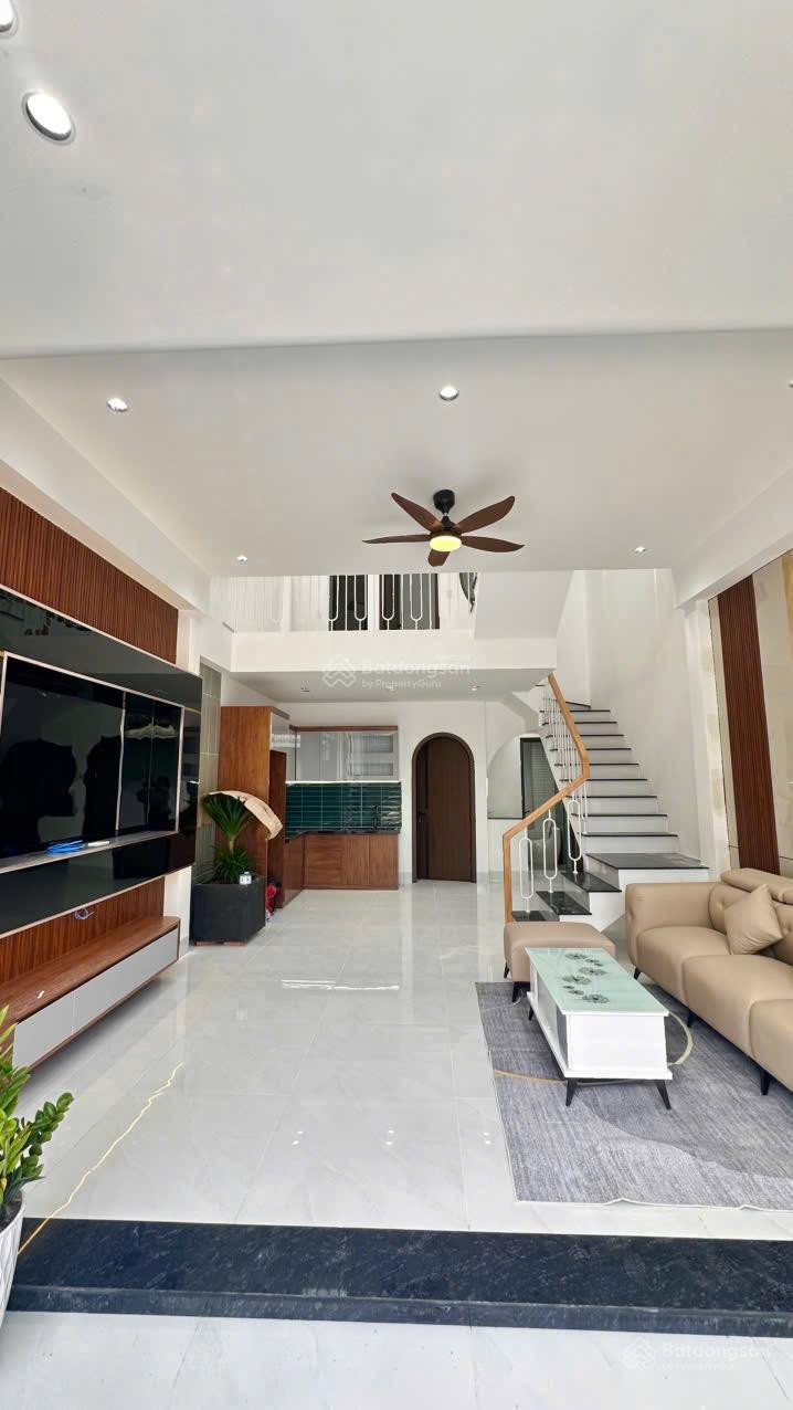 CHỦ GỬI BÁN CĂN NHÀ 1 TRỆT 1 LẦU PHƯỜNG BIÊN HOÀ( tân vạn củ). DT: 5x13,2=64M2. GIÁ: 2TỶ790 TL