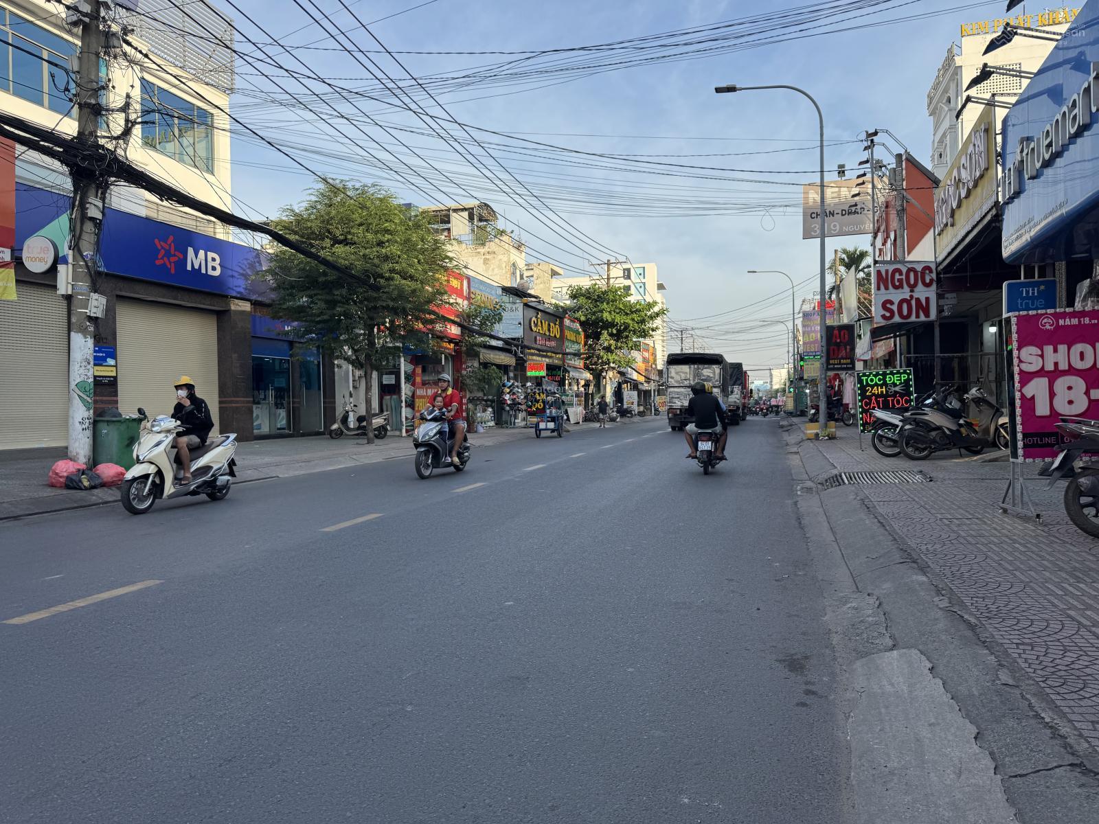 Cho thuê nhà mặt phố 250m2, lô 60 triệu, Nguyễn Ảnh Thủ, Hiệp Thành, Q12, HCM, LH 0919 147 *** Cho thuê nhà mặt phố 250m2, lô 60 triệu, Nguyễn Ảnh Thủ, Hiệp Thành, Q12, HCM, LH 0919 147 ***