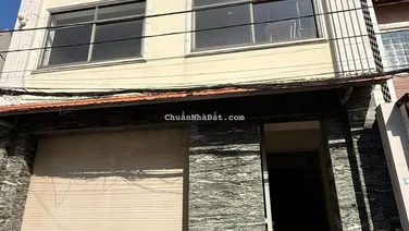 Tòa nhà 4 tầng có thang máy DT. Ngang 8m vuông vức 120m2 DT sàn 400m2 giá 10 tỷ thương lượng