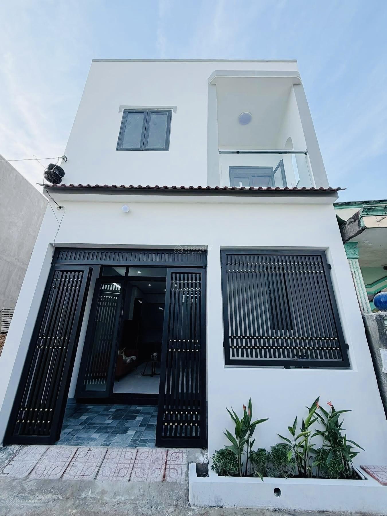 Chủ gửi bán nhà 1 trệt 1 lầu phương Biên Hoà (Bửu Hoà cũ). DT: 5,5x10,8=66m2. Giá: 2tỷ750 bớt lộc