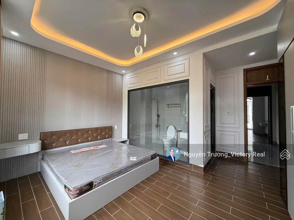 Villa có view đường P. 10, Đà Lạt 343m2, DT 12x22m mét 1 hầm, 1 trệt, 3 lầu, áp mái, 7PN, 7 WC