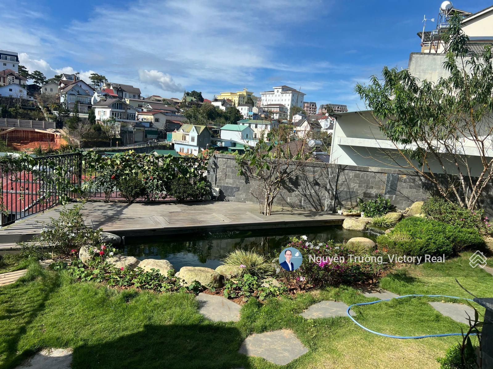 Villa có view đường P. 10, Đà Lạt 343m2, DT 12x22m mét 1 hầm, 1 trệt, 3 lầu, áp mái, 7PN, 7 WC