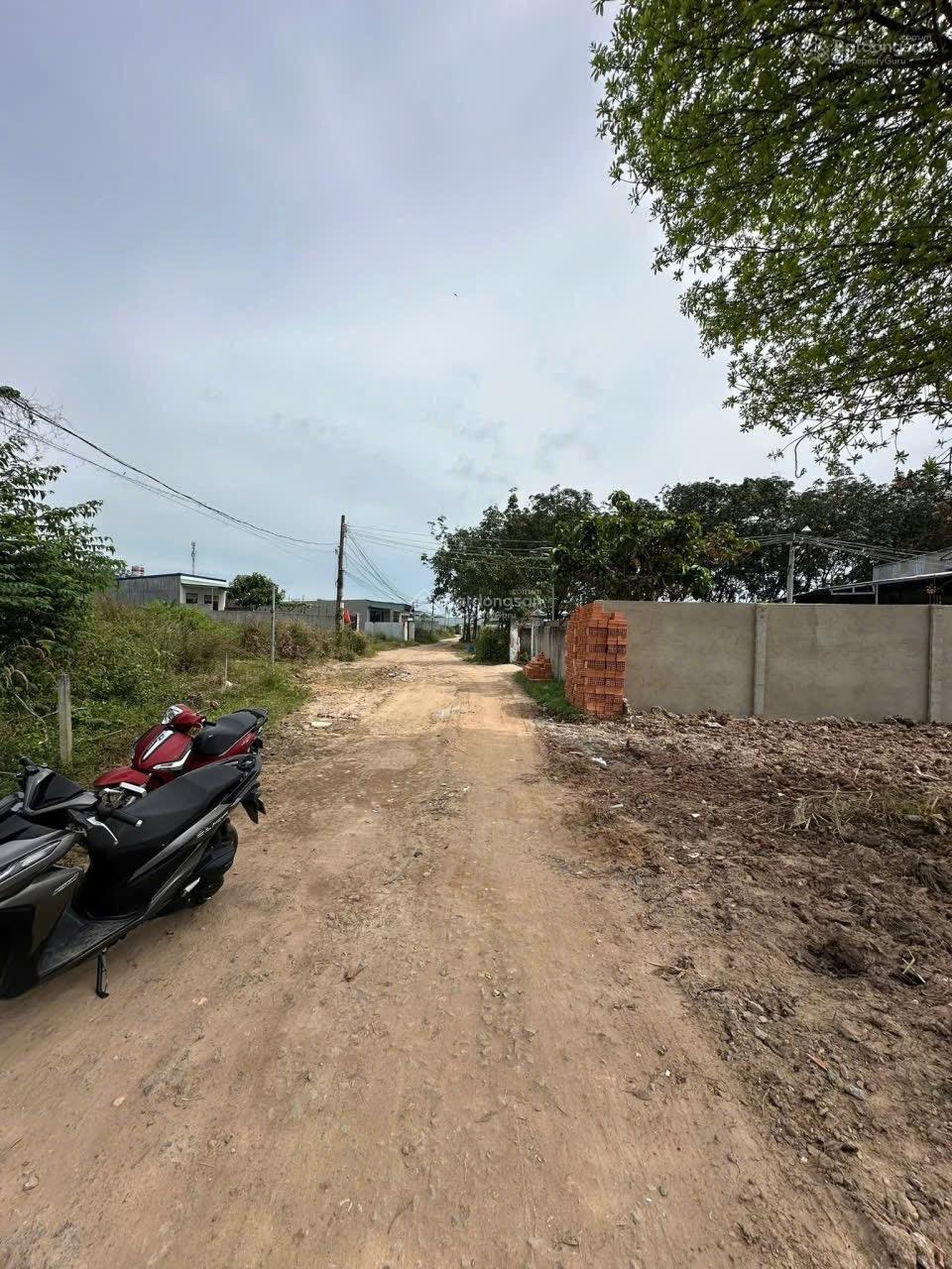 Đất Hoà Lợi nhánh Balanxi vào 150m,cách Chợ và KCN chỉ 1km,Dt 5 x 25 tc 60m,Giá đầu tư